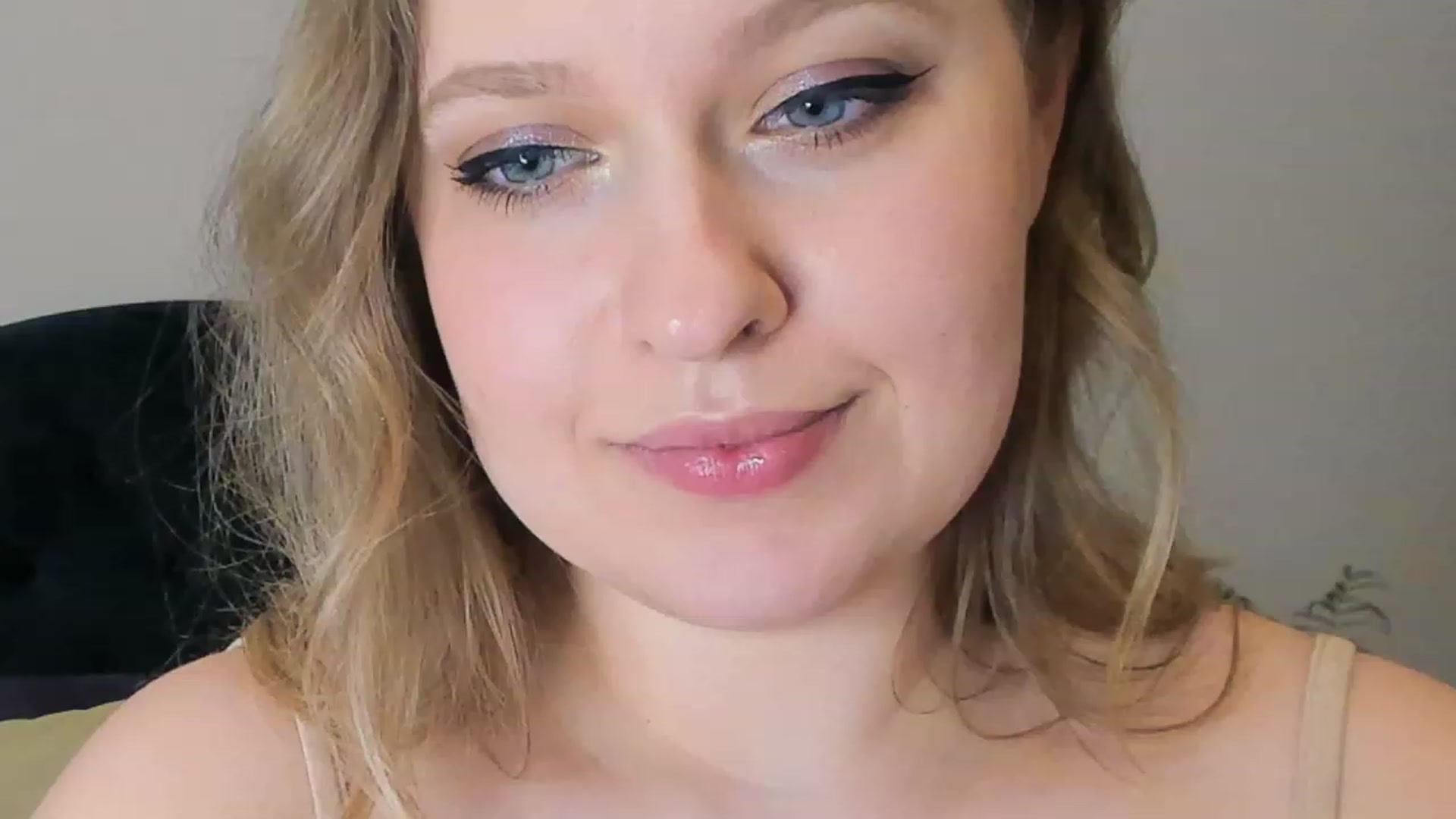Gallery image thumbnail from SensualAdict's myfreecams stream on, 03/08/2023, 17:18 image 7 of 20