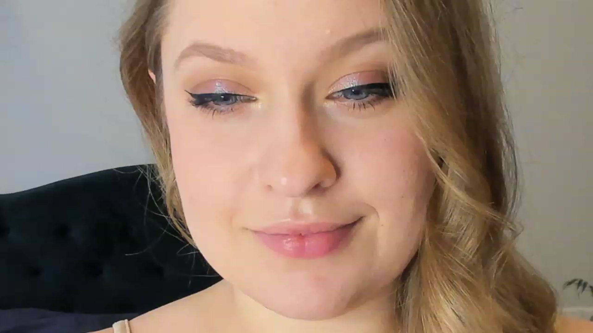 Gallery image thumbnail from SensualAdict's myfreecams stream on, 03/08/2023, 17:18 image 2 of 20