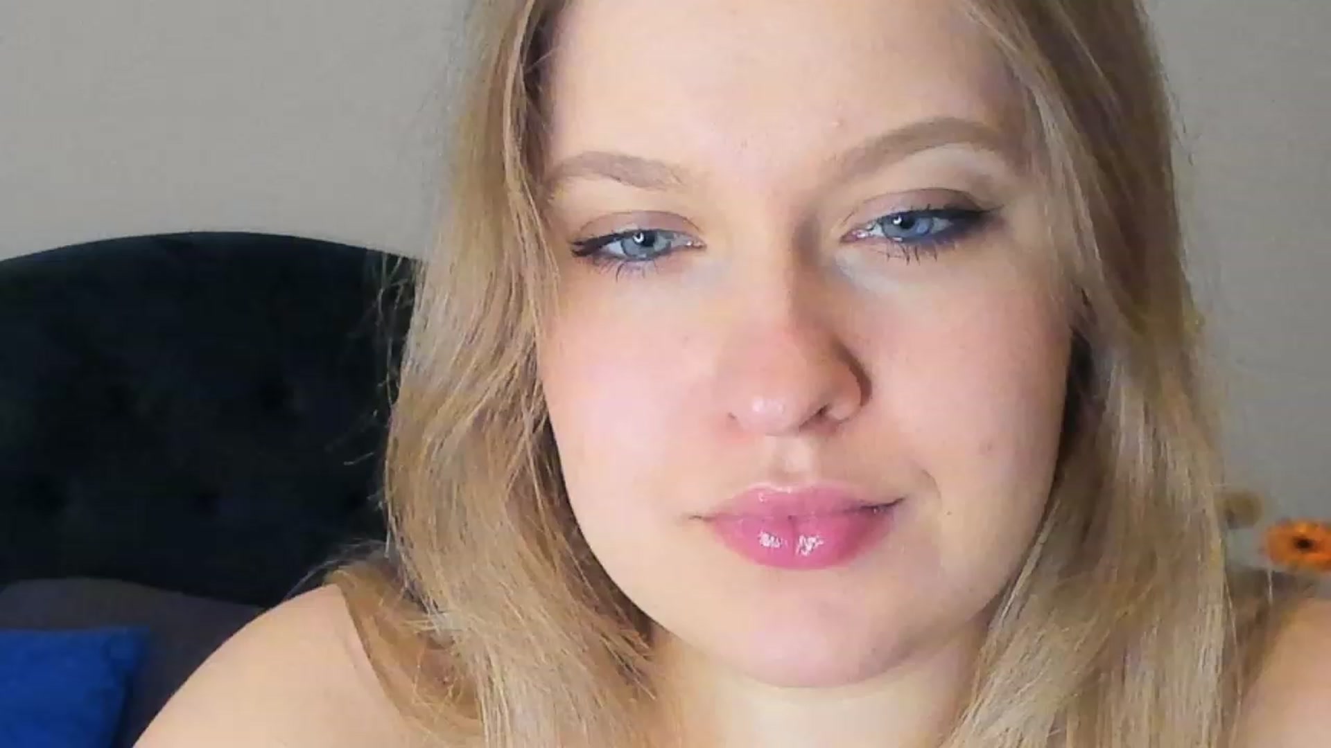 Gallery image thumbnail from SensualAdict's myfreecams stream on, 03/10/2023, 16:43 image 4 of 20