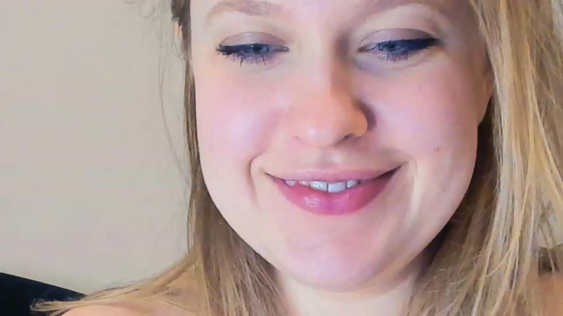 Gallery image thumbnail from SensualAdict's myfreecams stream on, 03/11/2023, 19:04 image 16 of 20