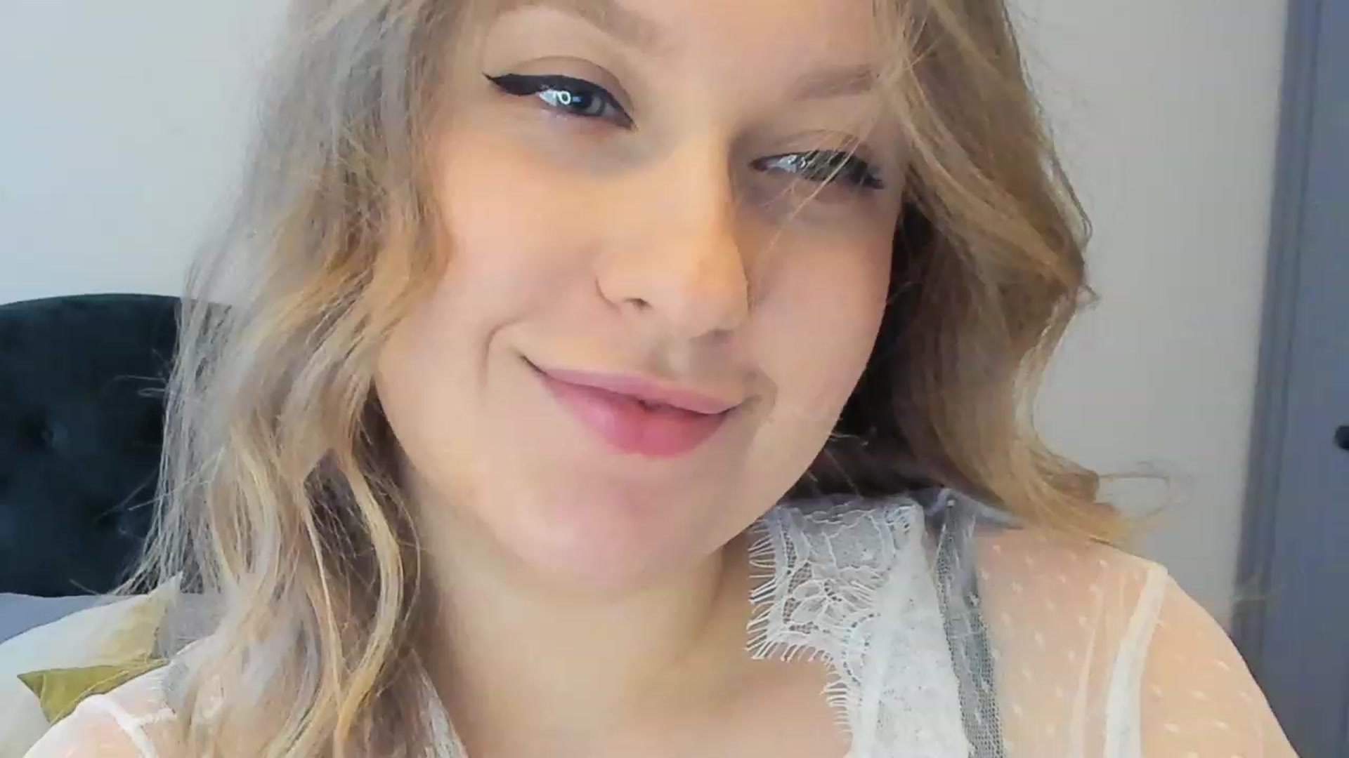 Gallery image thumbnail from SensualAdict's myfreecams stream on, 03/12/2023, 15:40 image 7 of 20