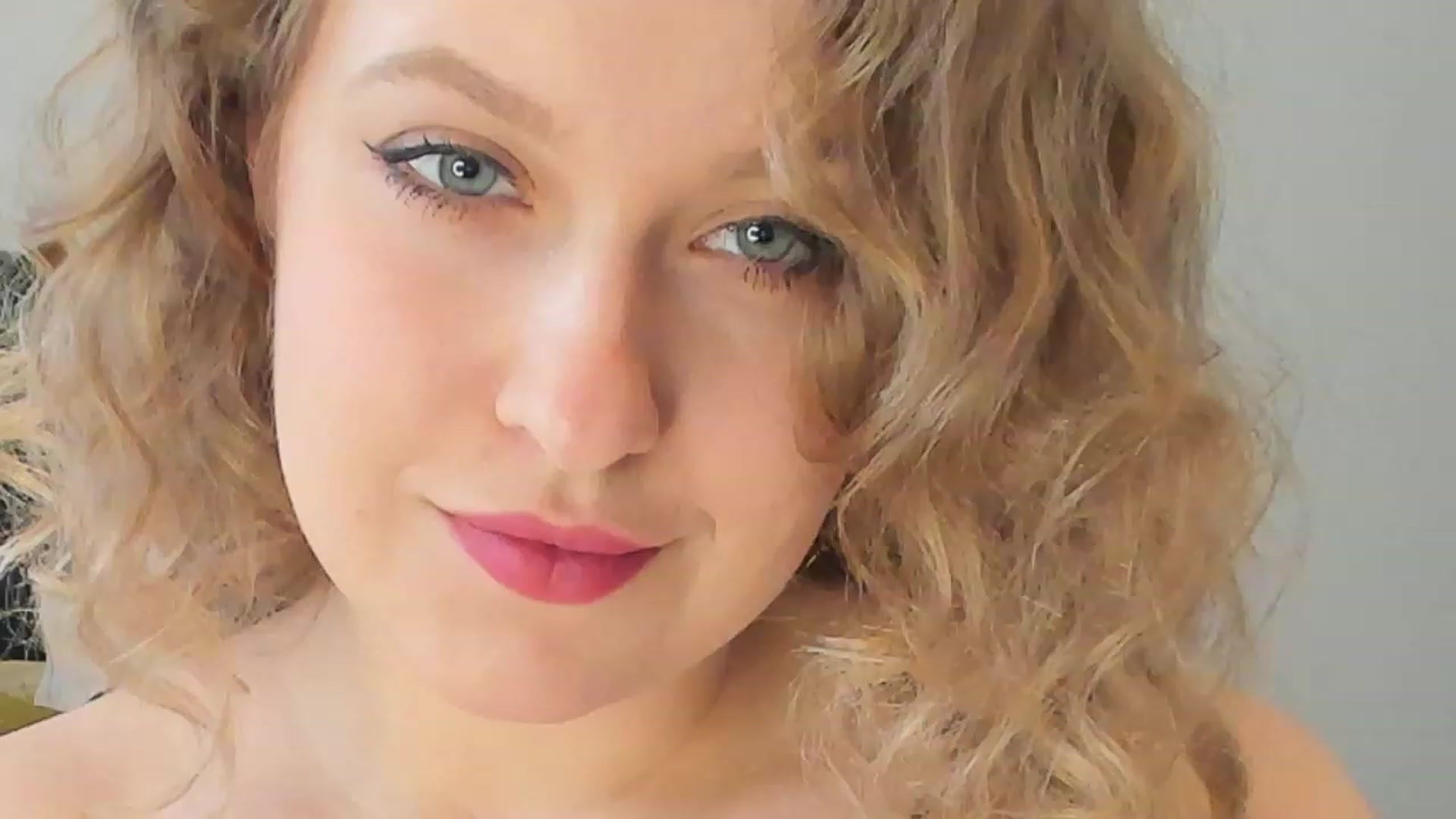 Gallery image thumbnail from SensualAdict's myfreecams stream on, 03/18/2023, 14:40 image 1 of 20