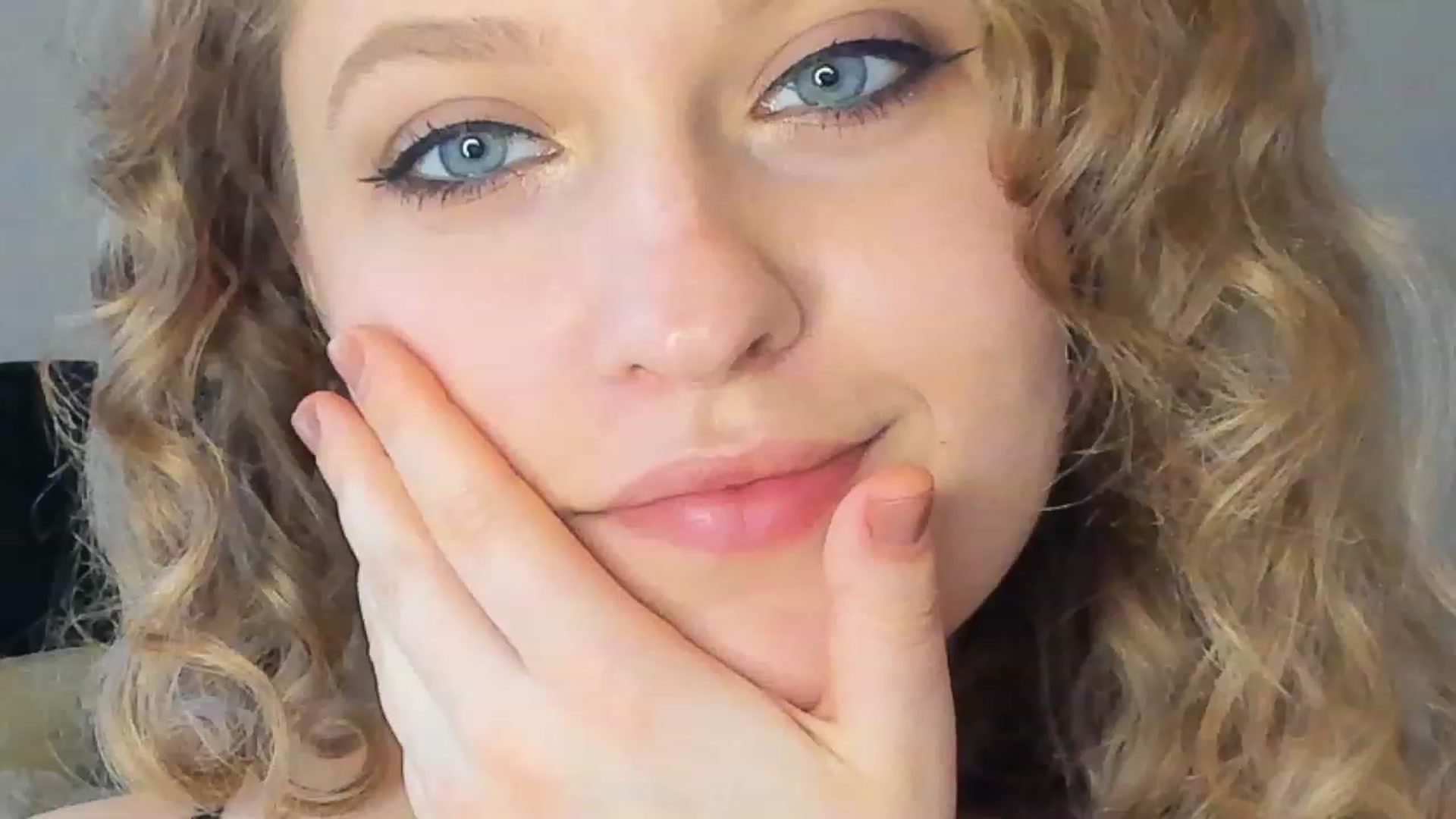 Gallery image thumbnail from SensualAdict's myfreecams stream on, 03/19/2023, 15:28 image 1 of 20