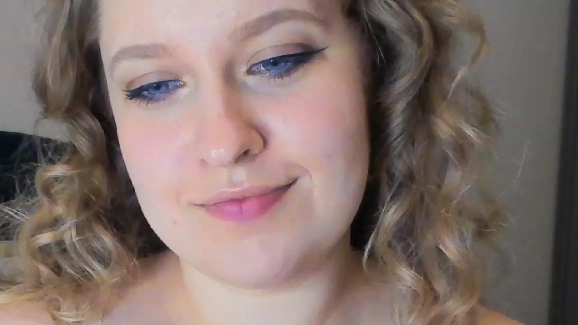 Gallery image thumbnail from SensualAdict's myfreecams stream on, 03/19/2023, 19:42 image 11 of 20