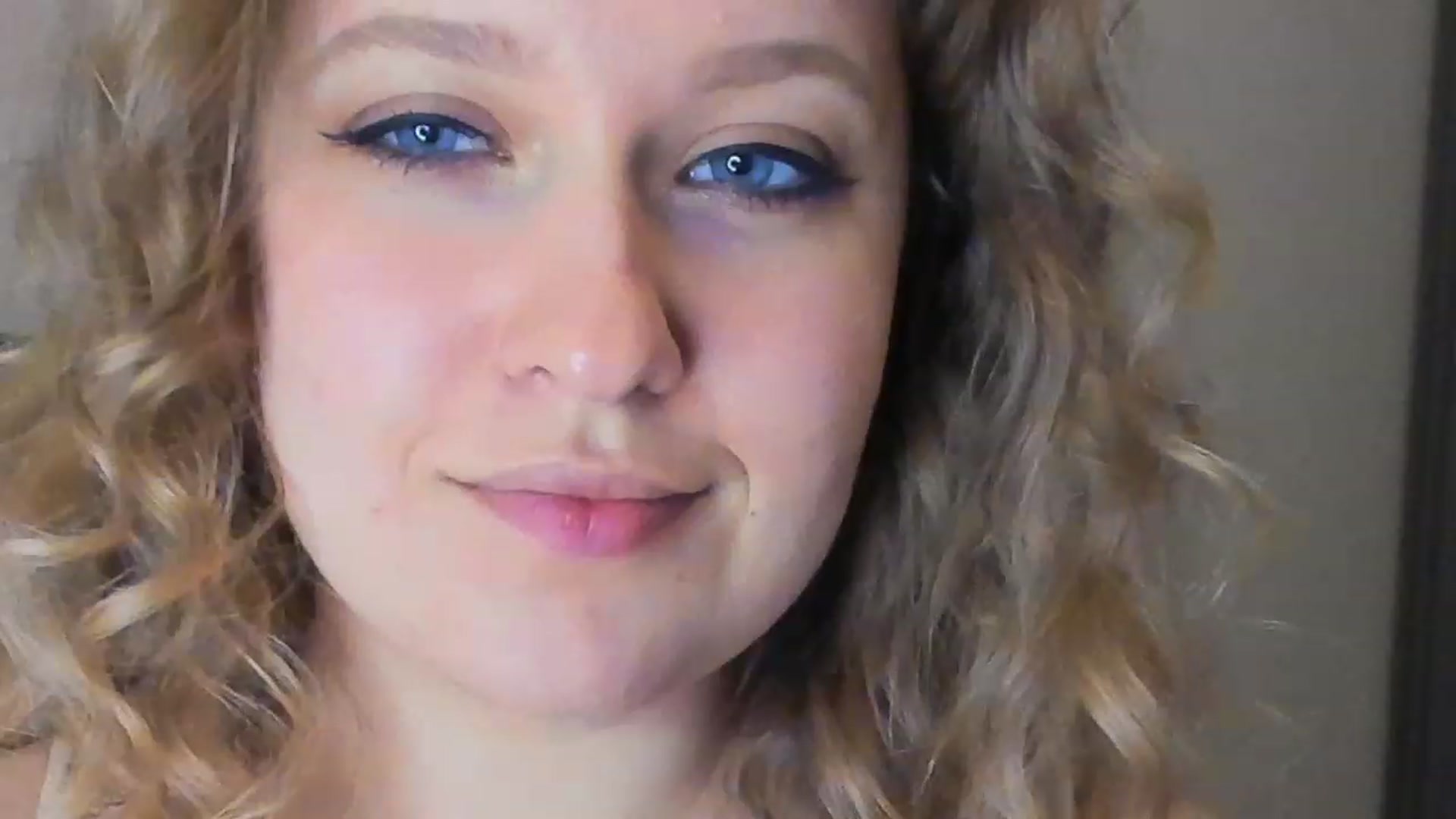 Gallery image thumbnail from SensualAdict's myfreecams stream on, 03/19/2023, 19:42 image 14 of 20