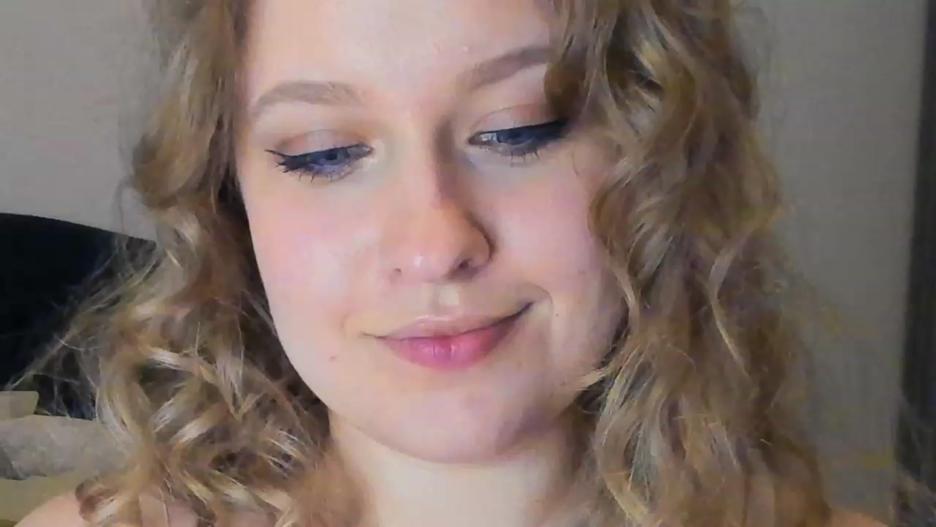 Gallery image thumbnail from SensualAdict's myfreecams stream on, 03/19/2023, 19:42 image 8 of 20