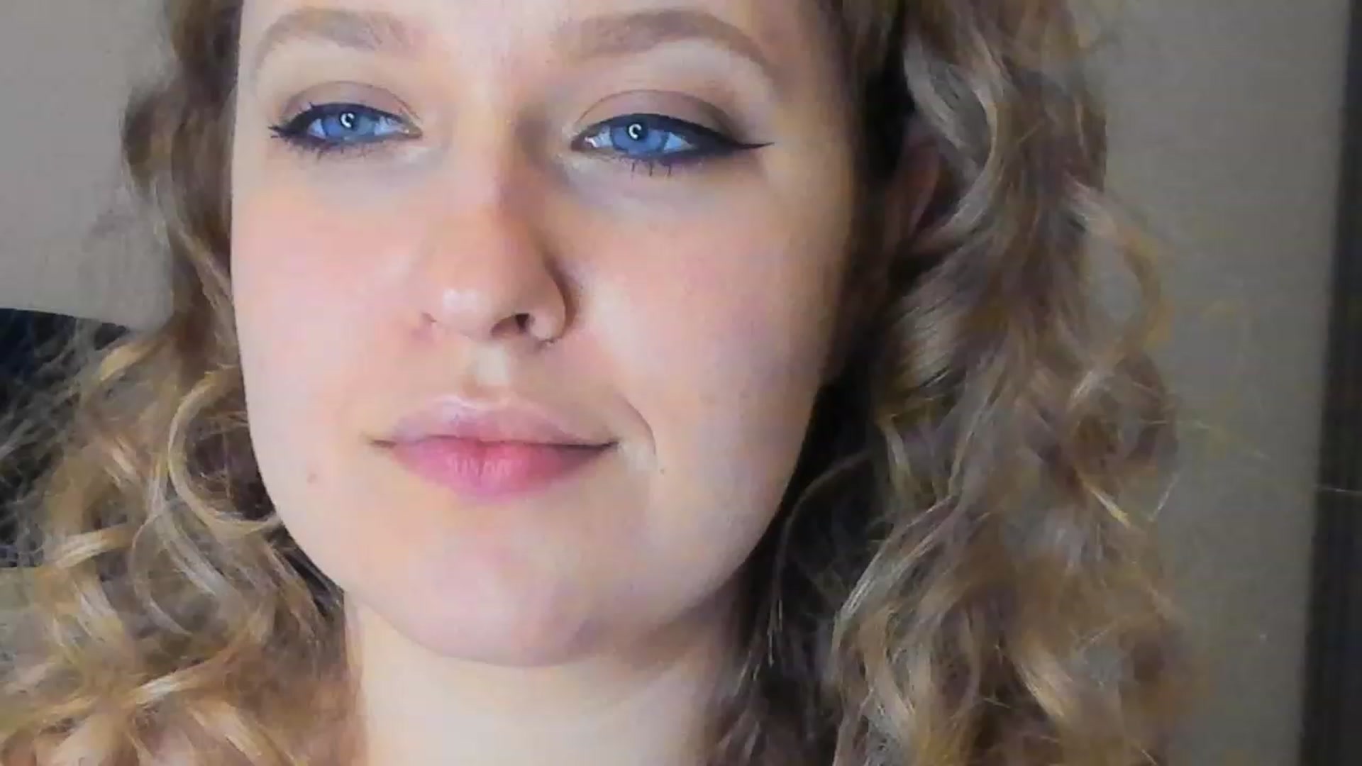 Gallery image thumbnail from SensualAdict's myfreecams stream on, 03/19/2023, 19:42 image 10 of 20