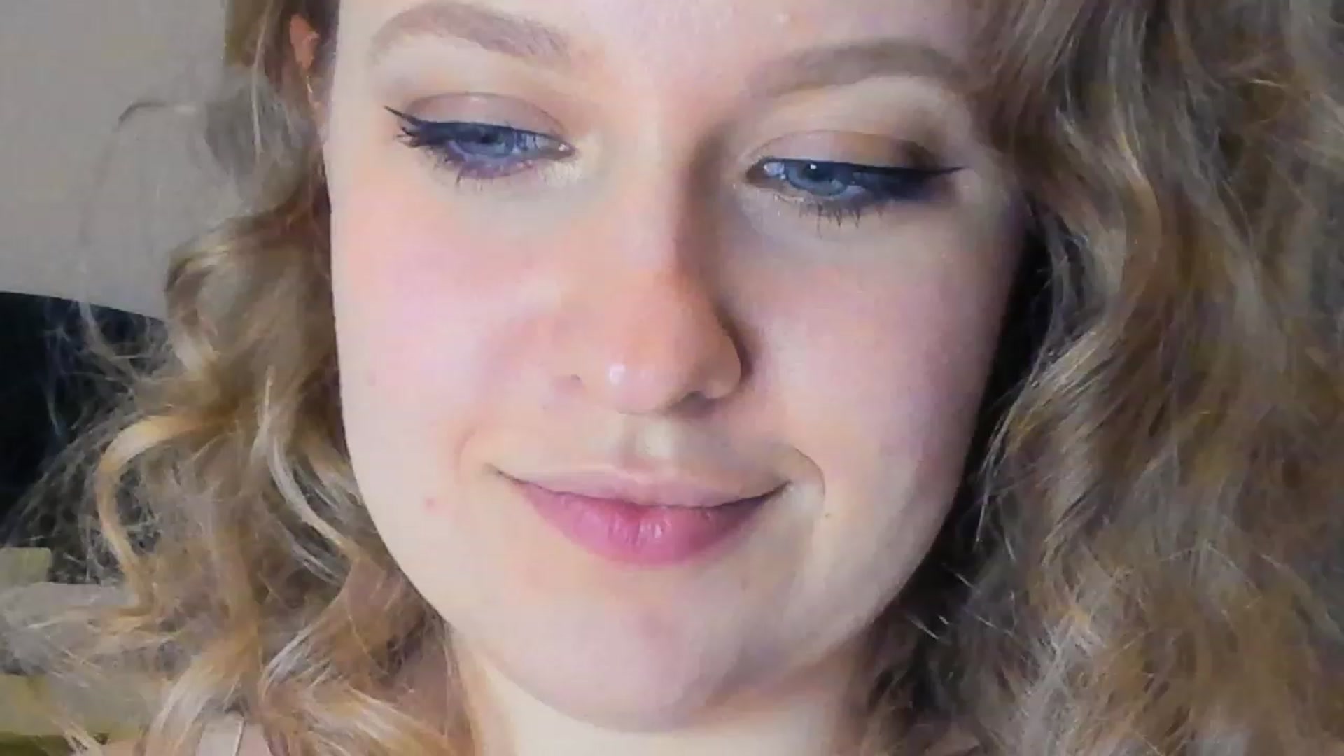 Gallery image thumbnail from SensualAdict's myfreecams stream on, 03/19/2023, 19:42 image 17 of 20