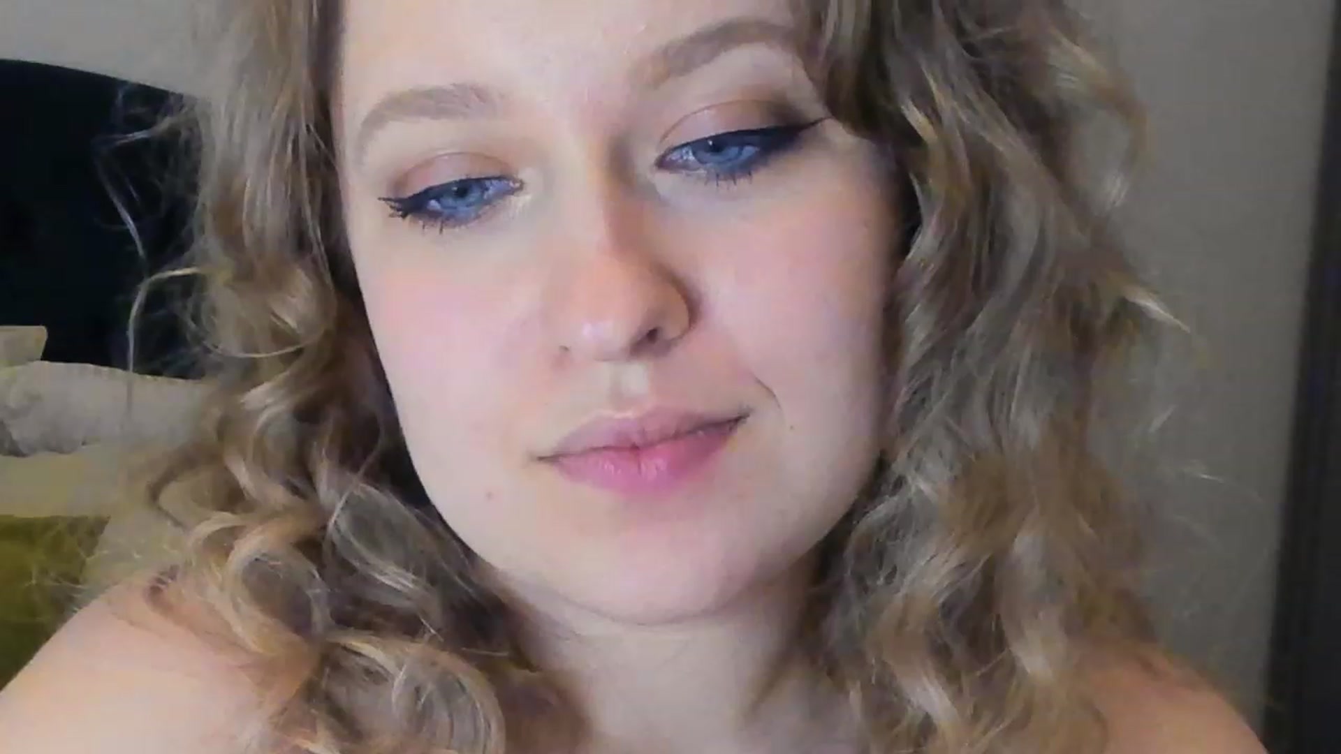 Gallery image thumbnail from SensualAdict's myfreecams stream on, 03/19/2023, 19:42 image 16 of 20
