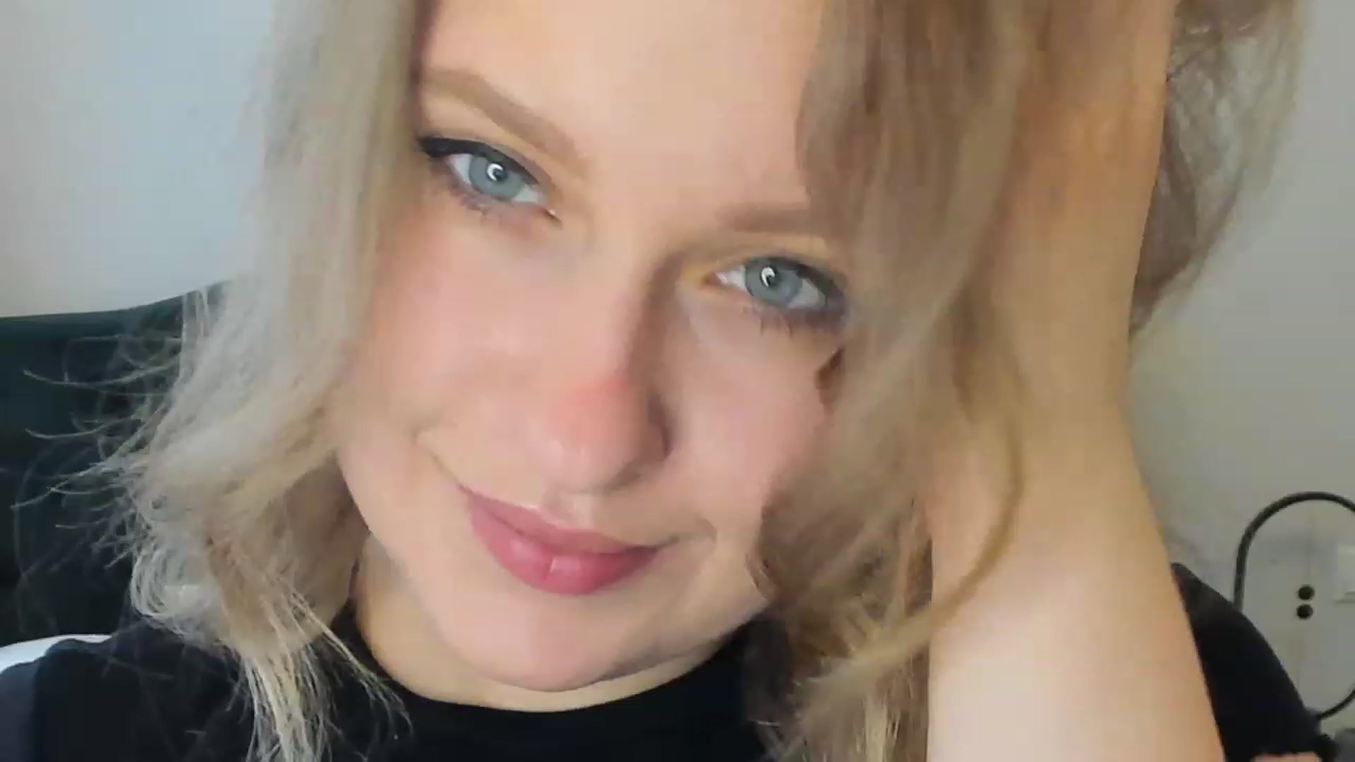 Gallery image thumbnail from SensualAdict's myfreecams stream on, 03/22/2023, 14:58 image 17 of 20