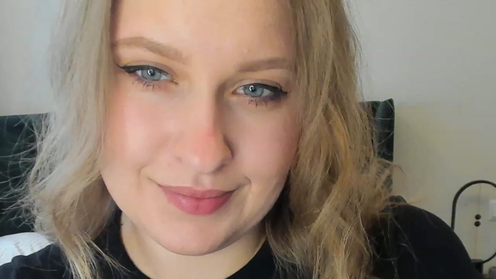 Gallery image thumbnail from SensualAdict's myfreecams stream on, 03/22/2023, 14:58 image 16 of 20