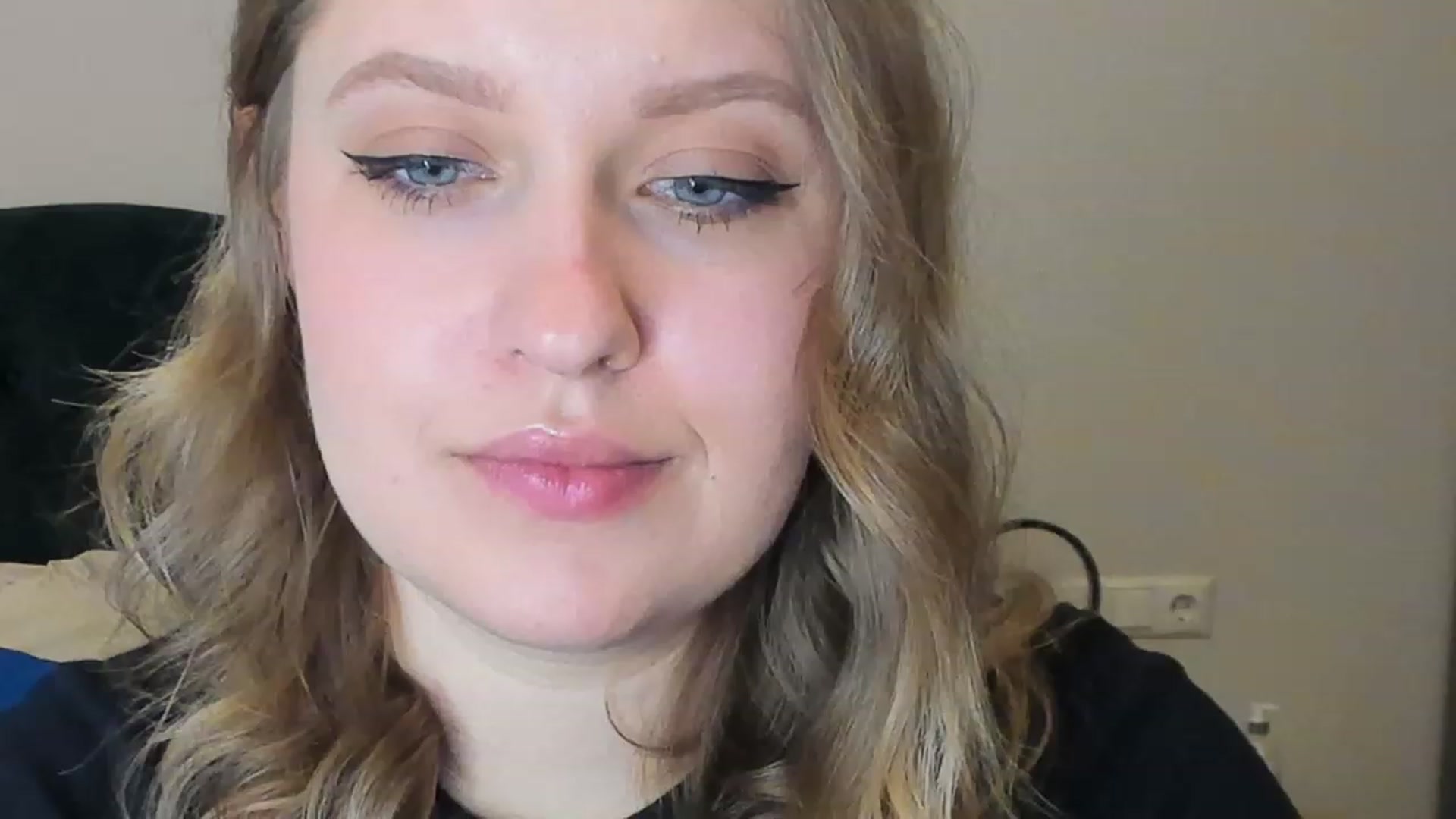 Gallery image thumbnail from SensualAdict's myfreecams stream on, 03/22/2023, 16:34 image 16 of 20