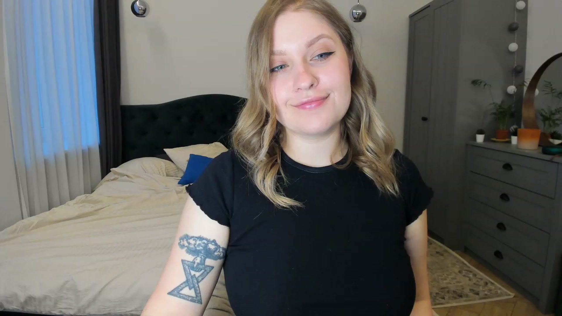 Gallery image thumbnail from SensualAdict's myfreecams stream on, 03/22/2023, 16:34 image 9 of 20
