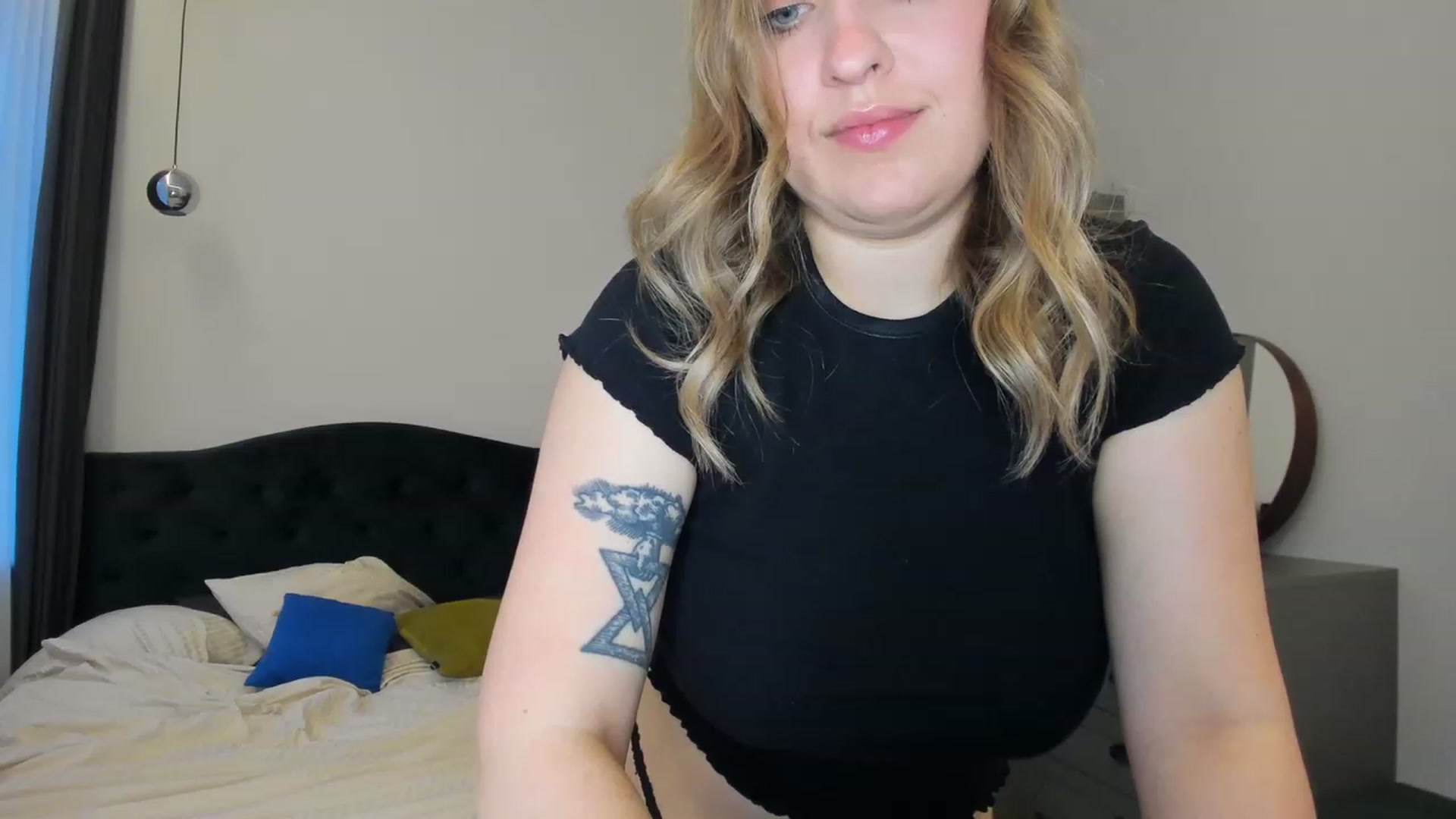 Gallery image thumbnail from SensualAdict's myfreecams stream on, 03/22/2023, 16:34 image 5 of 20