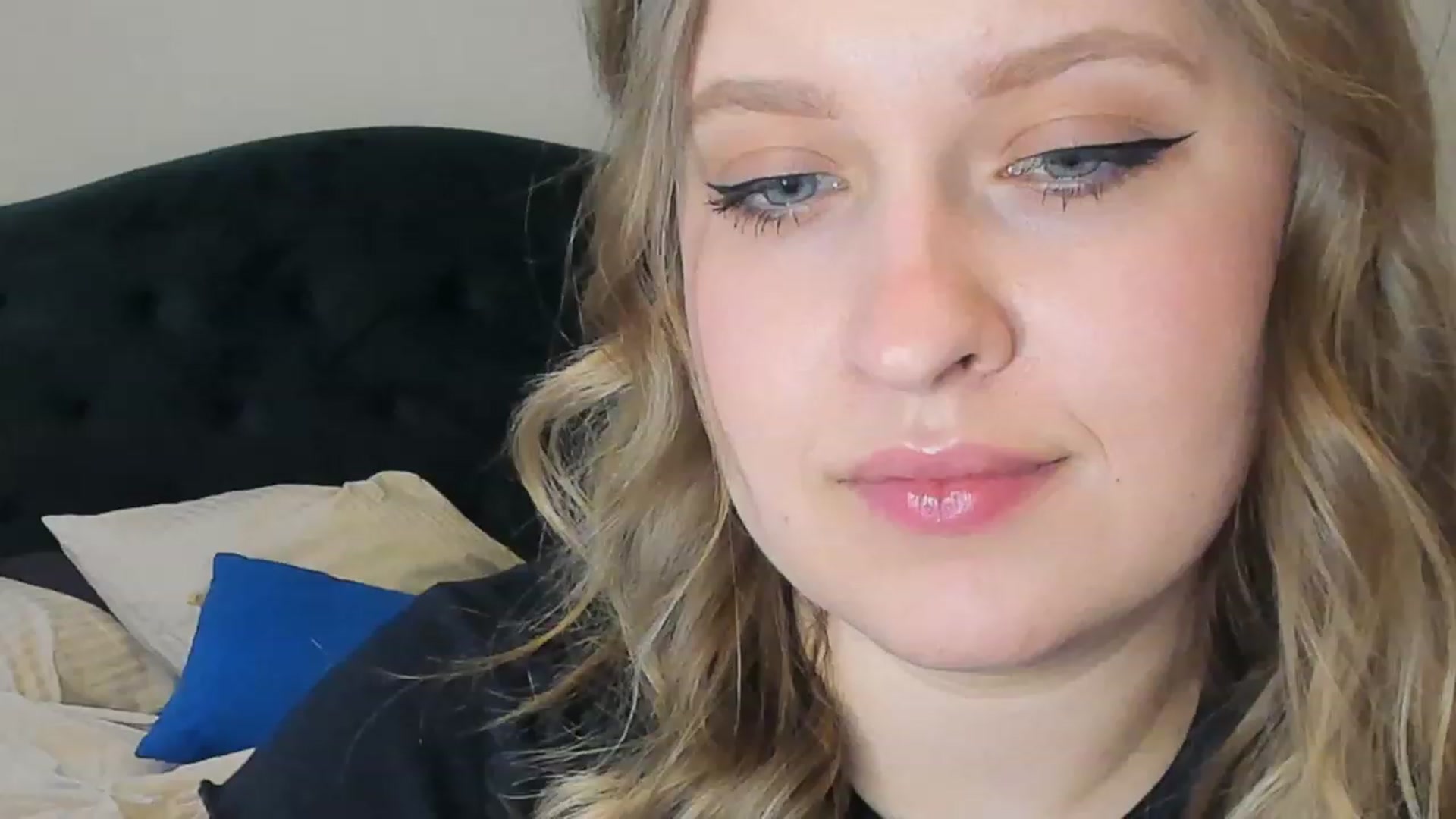 Gallery image thumbnail from SensualAdict's myfreecams stream on, 03/22/2023, 16:34 image 2 of 20