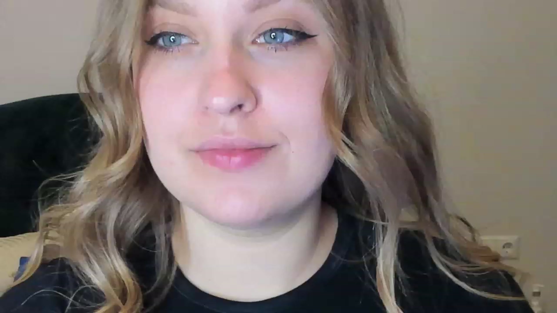 Gallery image thumbnail from SensualAdict's myfreecams stream on, 03/22/2023, 17:55 image 1 of 20