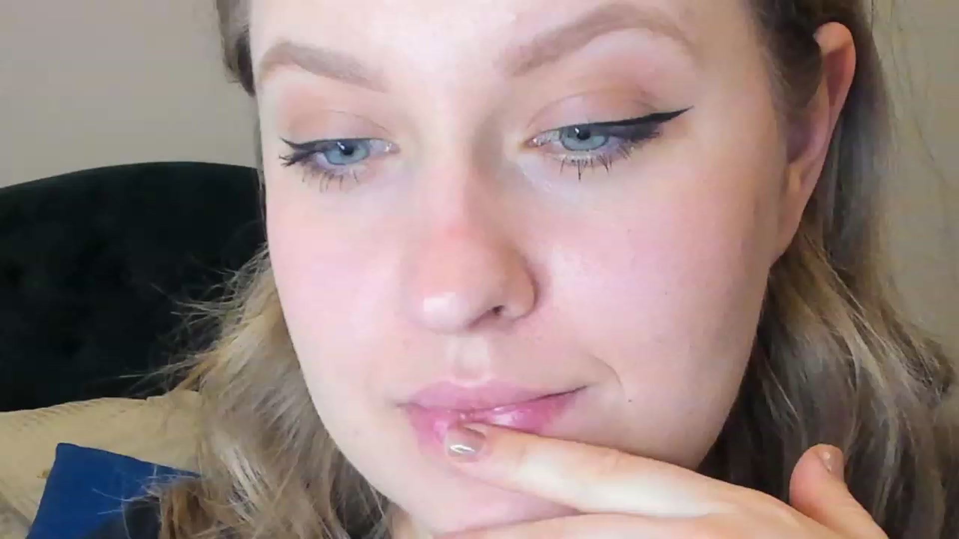 Gallery image thumbnail from SensualAdict's myfreecams stream on, 03/22/2023, 17:55 image 8 of 20