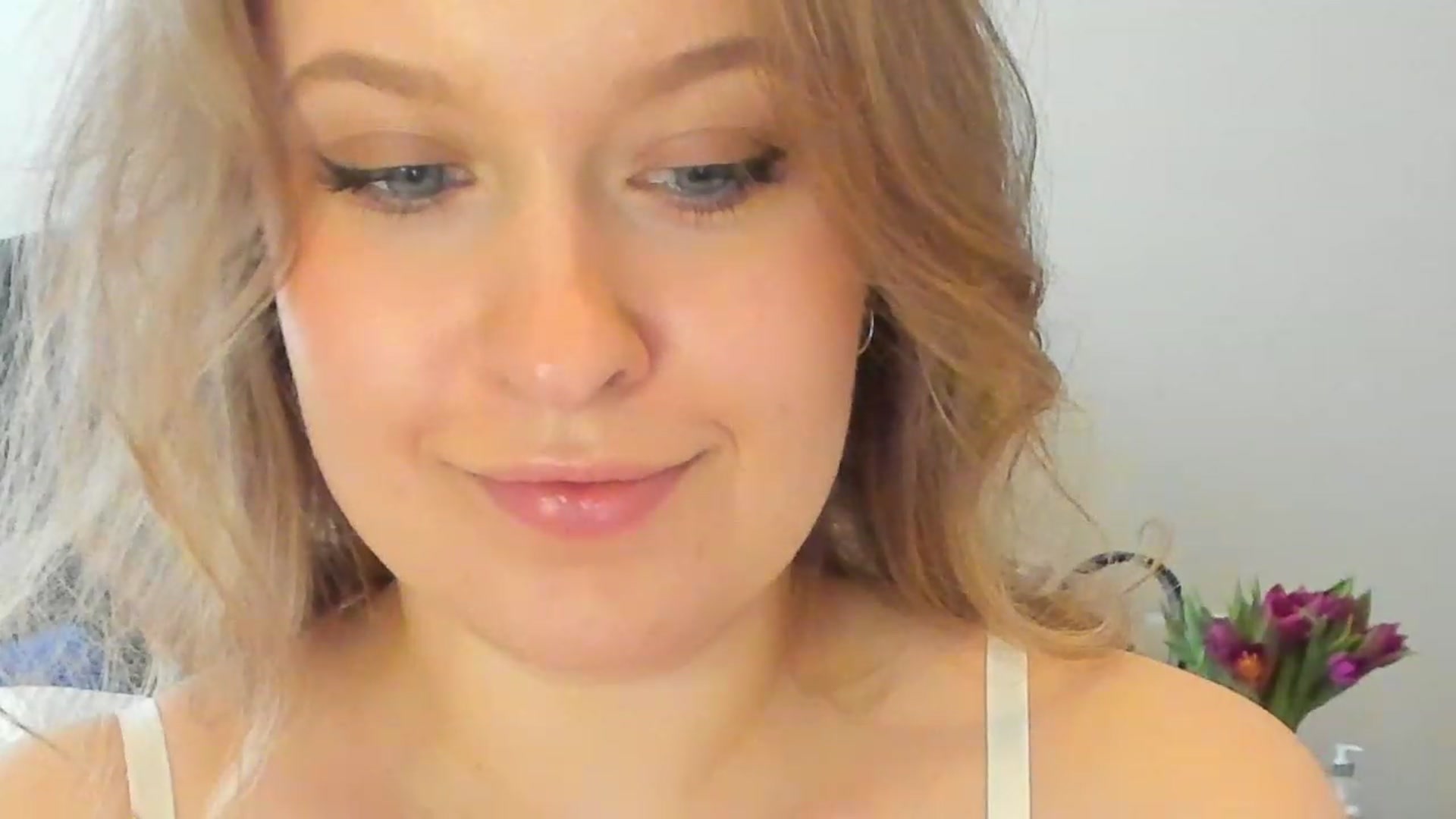 Gallery image thumbnail from SensualAdict's myfreecams stream on, 03/27/2023, 11:14 image 13 of 20