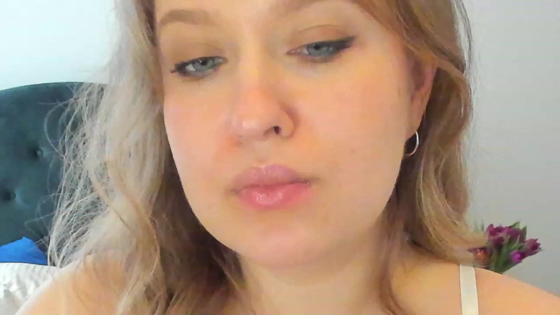 Gallery image thumbnail from SensualAdict's myfreecams stream on, 03/27/2023, 11:14 image 9 of 20