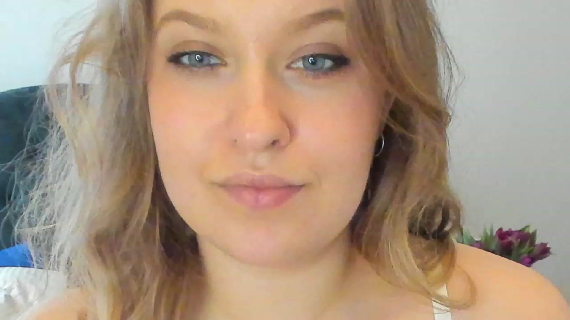 Gallery image thumbnail from SensualAdict's myfreecams stream on, 03/27/2023, 11:14 image 8 of 20
