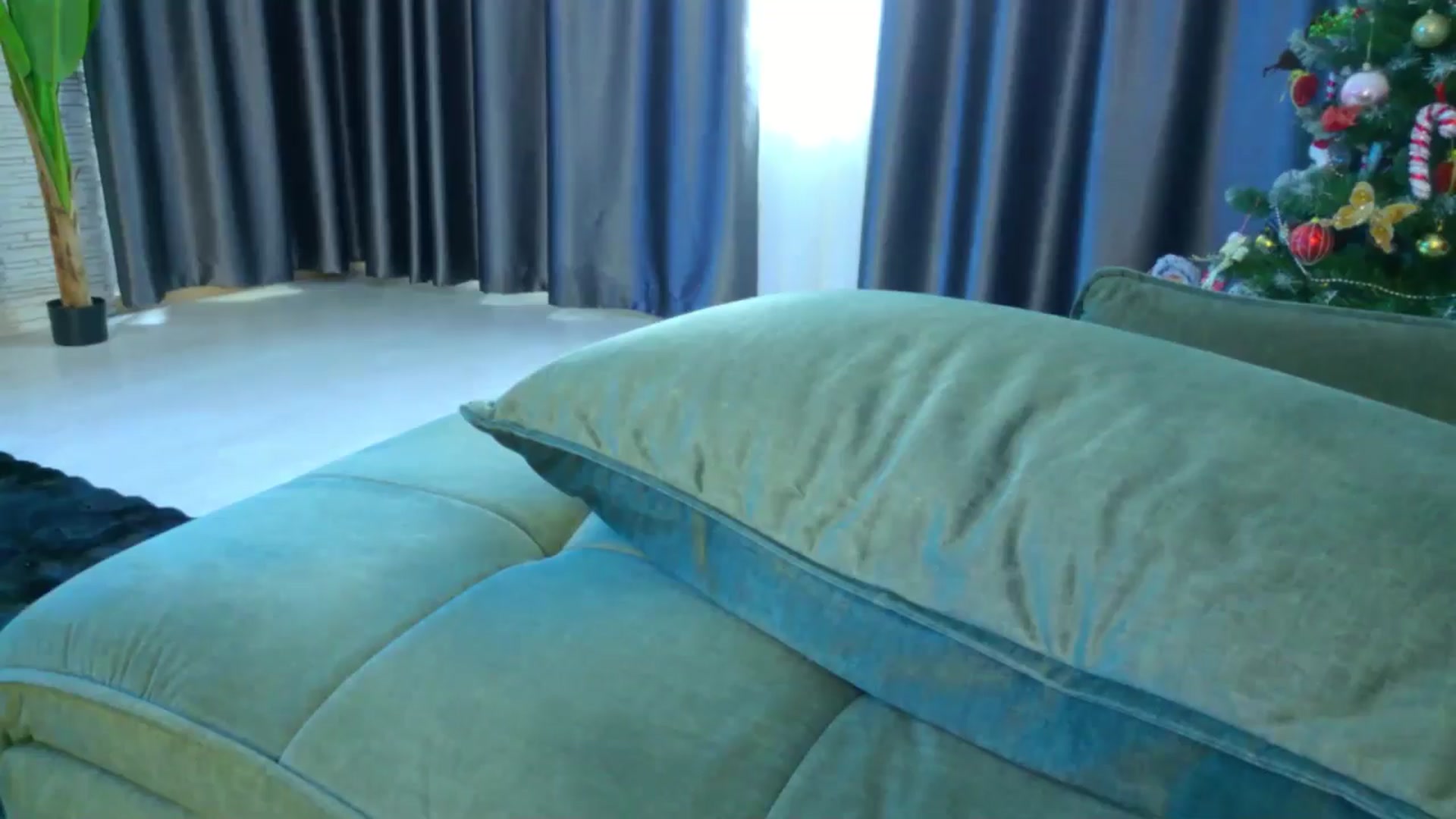Gallery image thumbnail from SensualAlicex's myfreecams stream on, 12/14/2025, 12:17 image 17 of 20