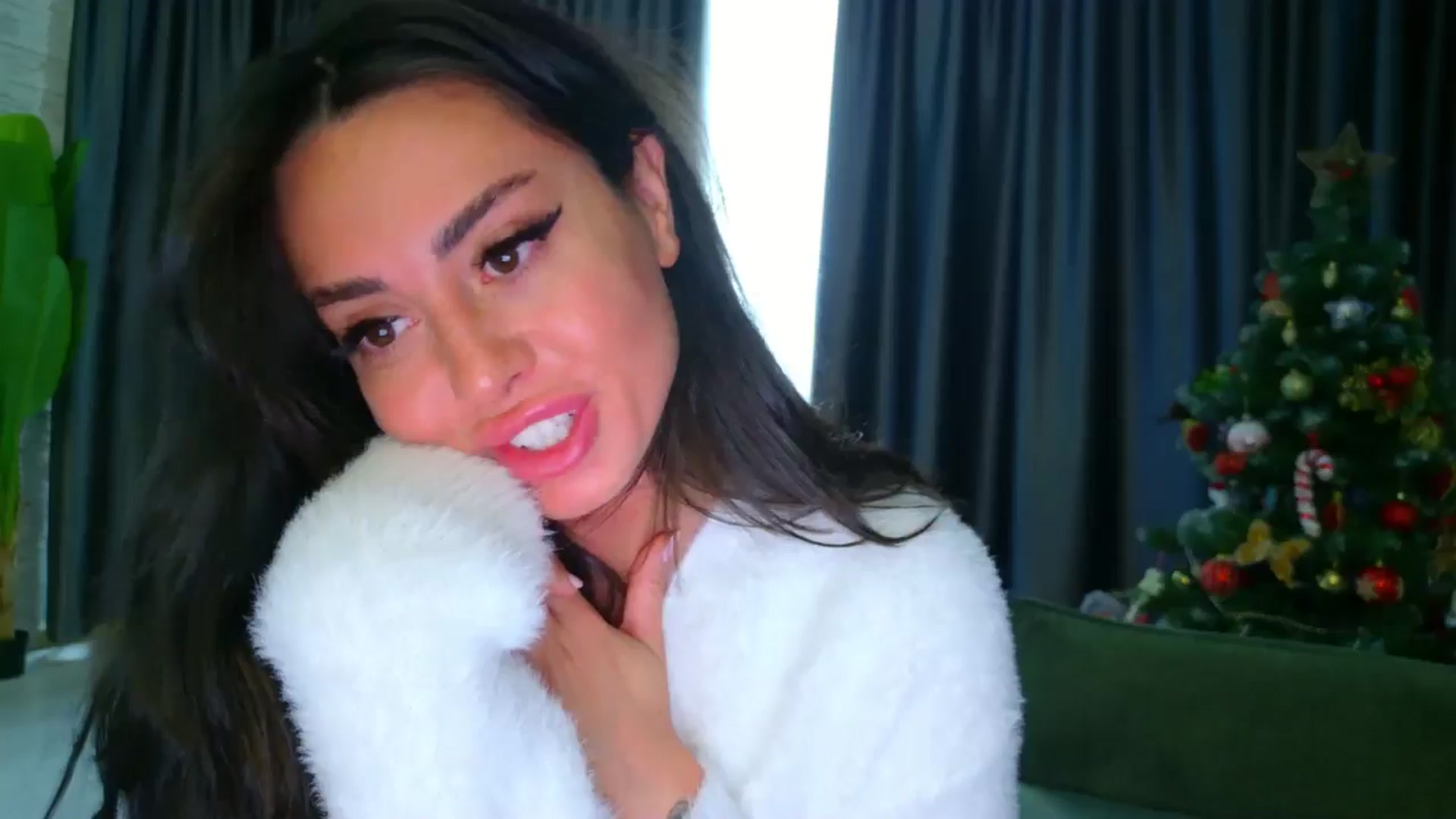 Gallery image thumbnail from SensualAlicex's myfreecams stream on, 12/14/2025, 12:17 image 14 of 20