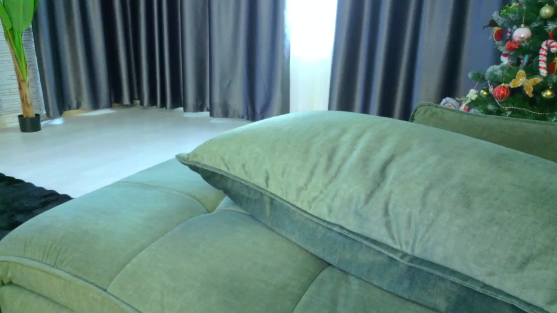 Gallery image thumbnail from SensualAlicex's myfreecams stream on, 12/14/2025, 12:17 image 18 of 20