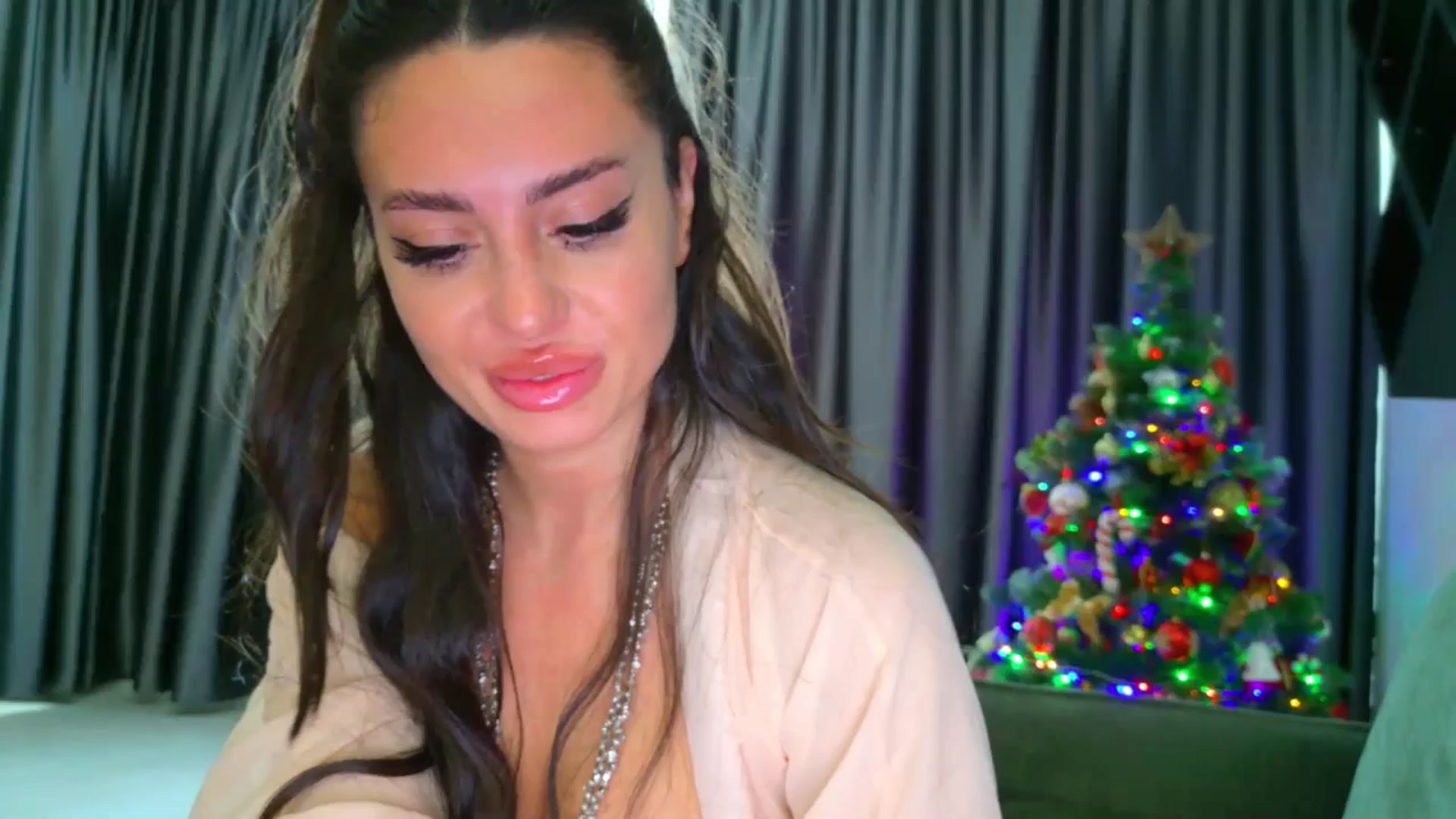 Gallery image thumbnail from SensualAlicex's myfreecams stream on, 12/26/2025, 09:41 image 16 of 20