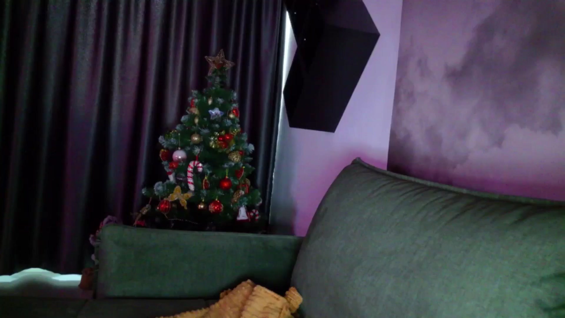Gallery image thumbnail from SensualAlicex's myfreecams stream on, 12/28/2025, 12:42 image 15 of 20