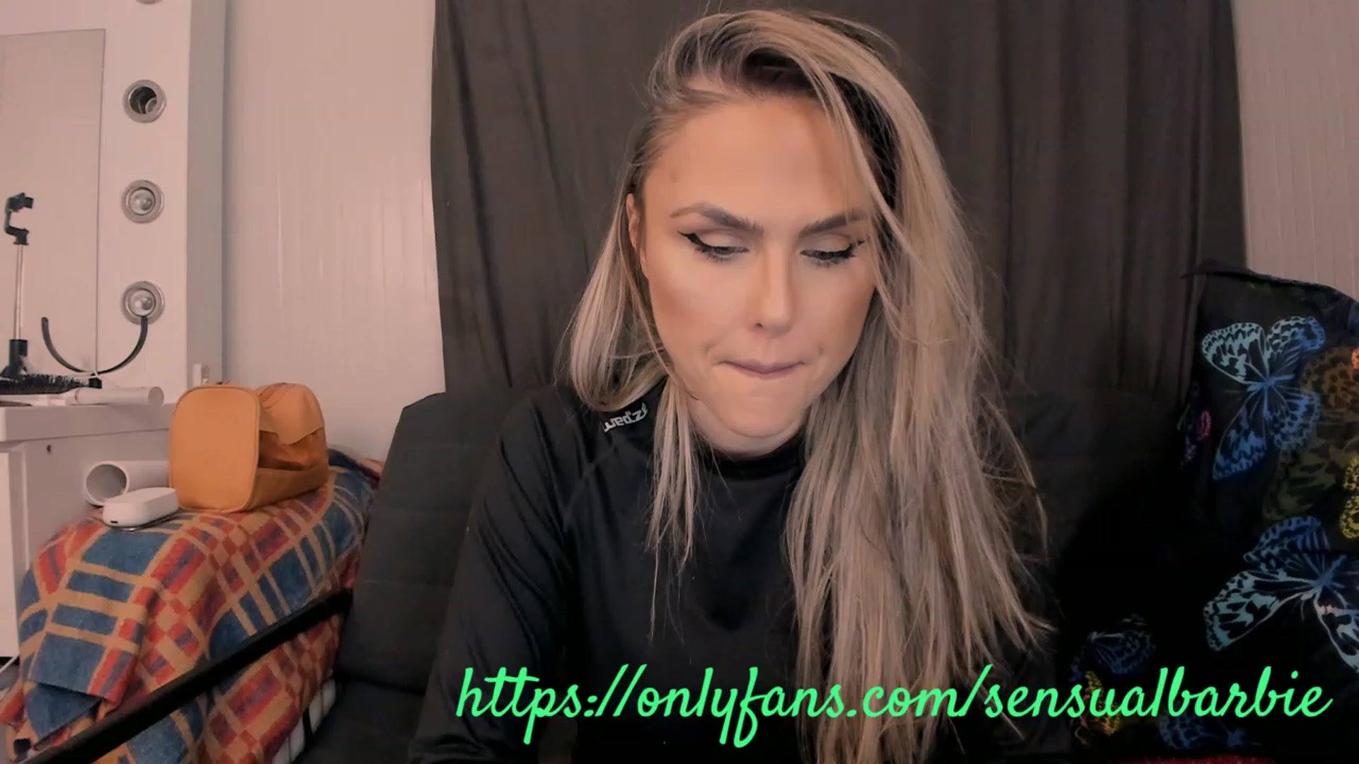 Gallery image thumbnail from SensualBarbie's myfreecams stream on, 03/02/2023, 13:24 image 3 of 20
