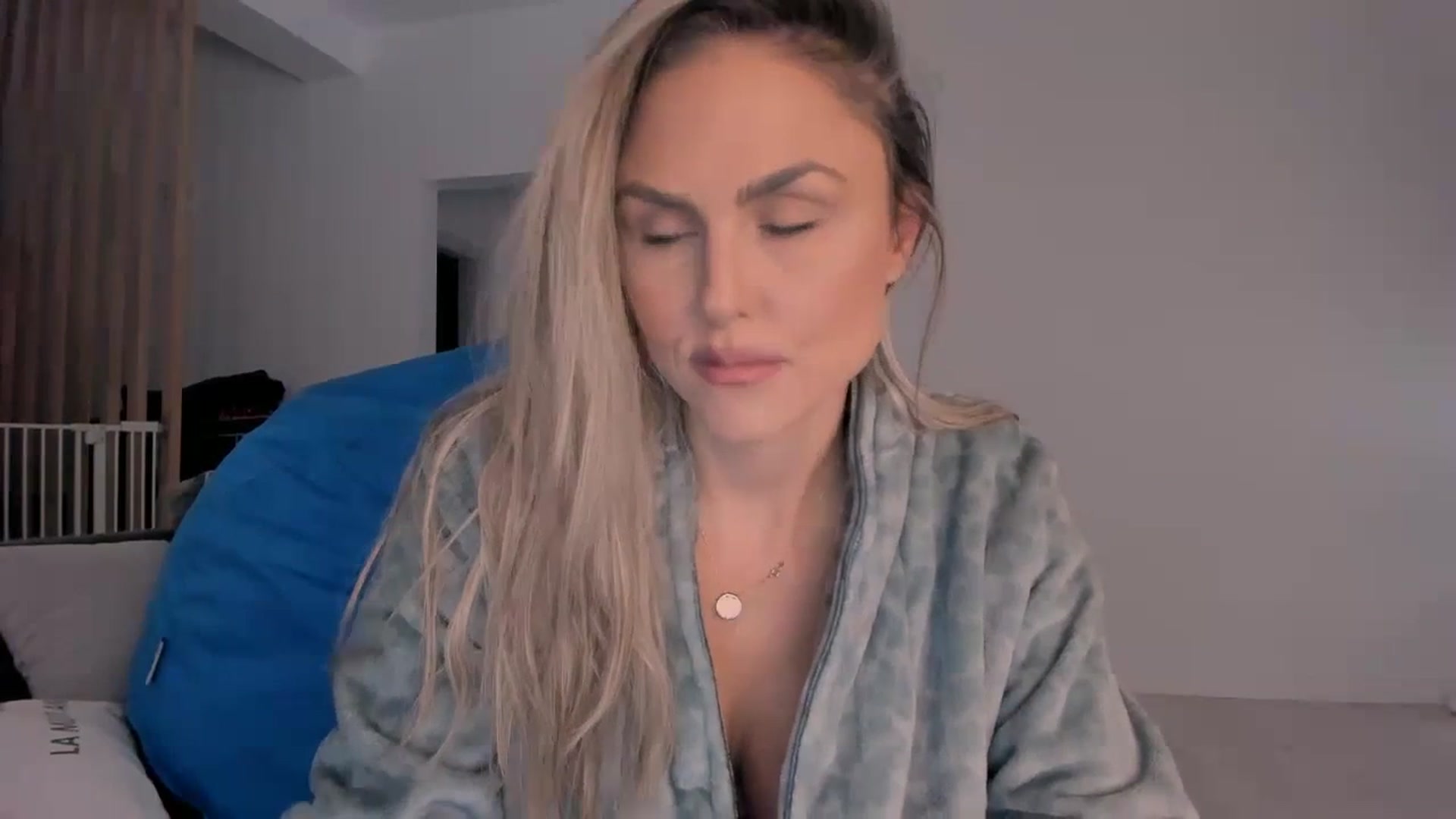 Gallery image thumbnail from SensualBarbie's myfreecams stream on, 12/07/2023, 12:51 image 10 of 20
