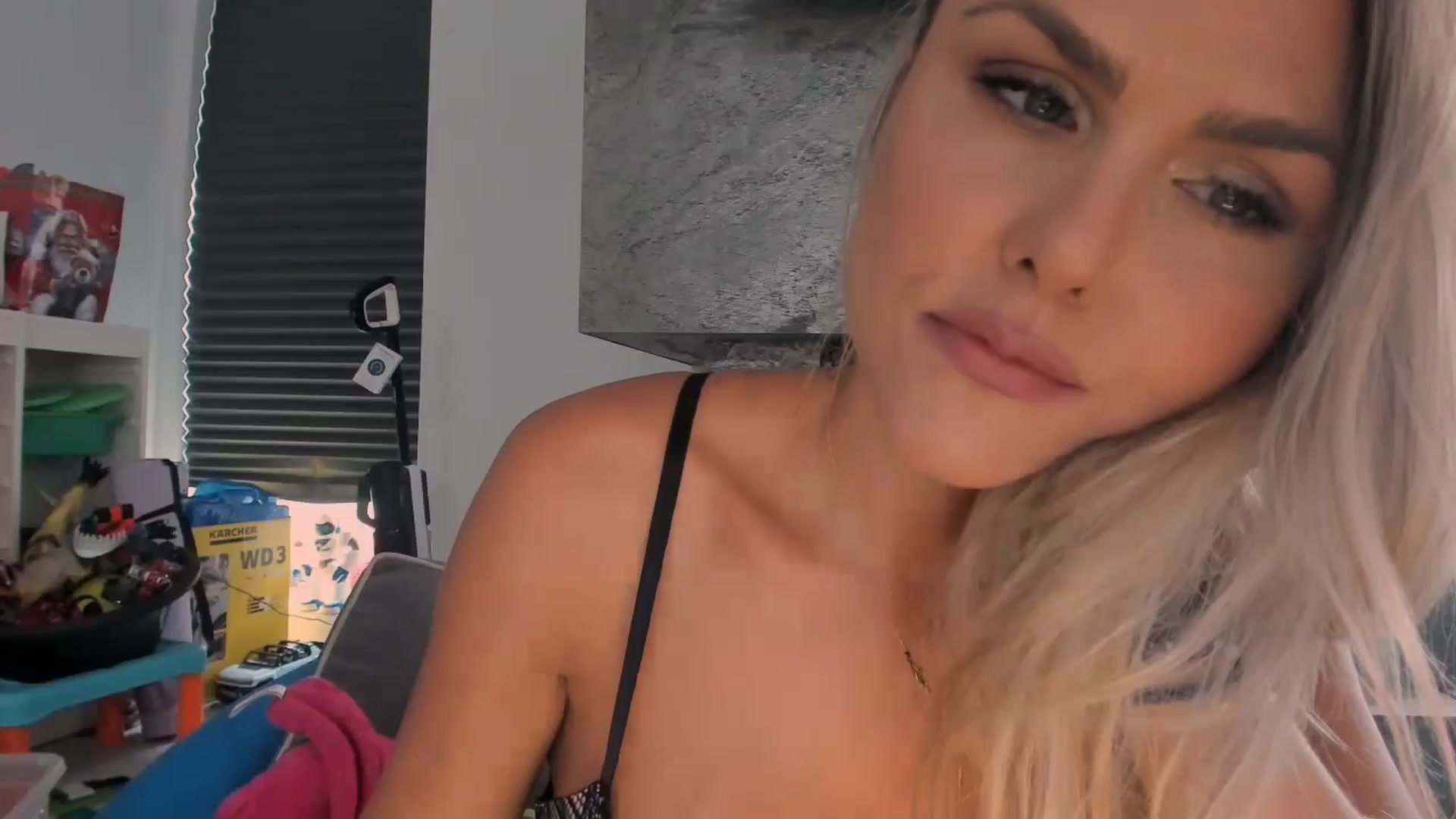 Gallery image thumbnail from SensualBarbie's myfreecams stream on, 07/22/2024, 11:08 image 20 of 20