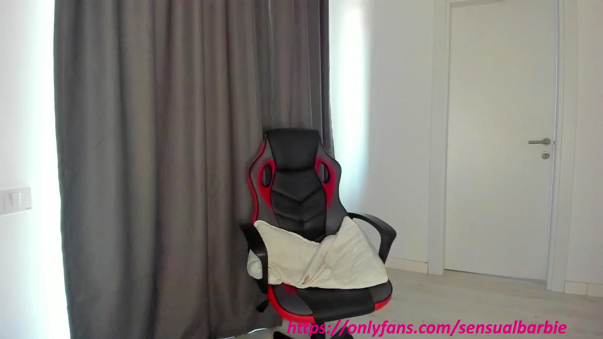 Gallery image thumbnail from SensualBarbie's myfreecams stream on, 10/18/2024, 14:20 image 20 of 20