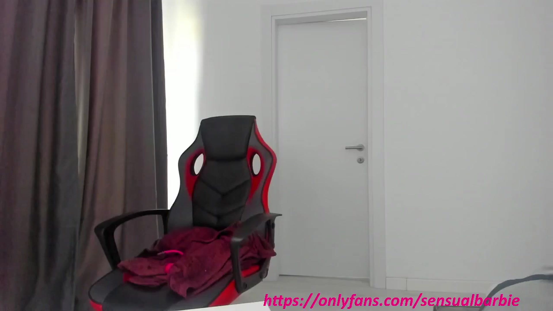 Gallery image thumbnail from SensualBarbie's myfreecams stream on, 10/31/2024, 14:44 image 7 of 20