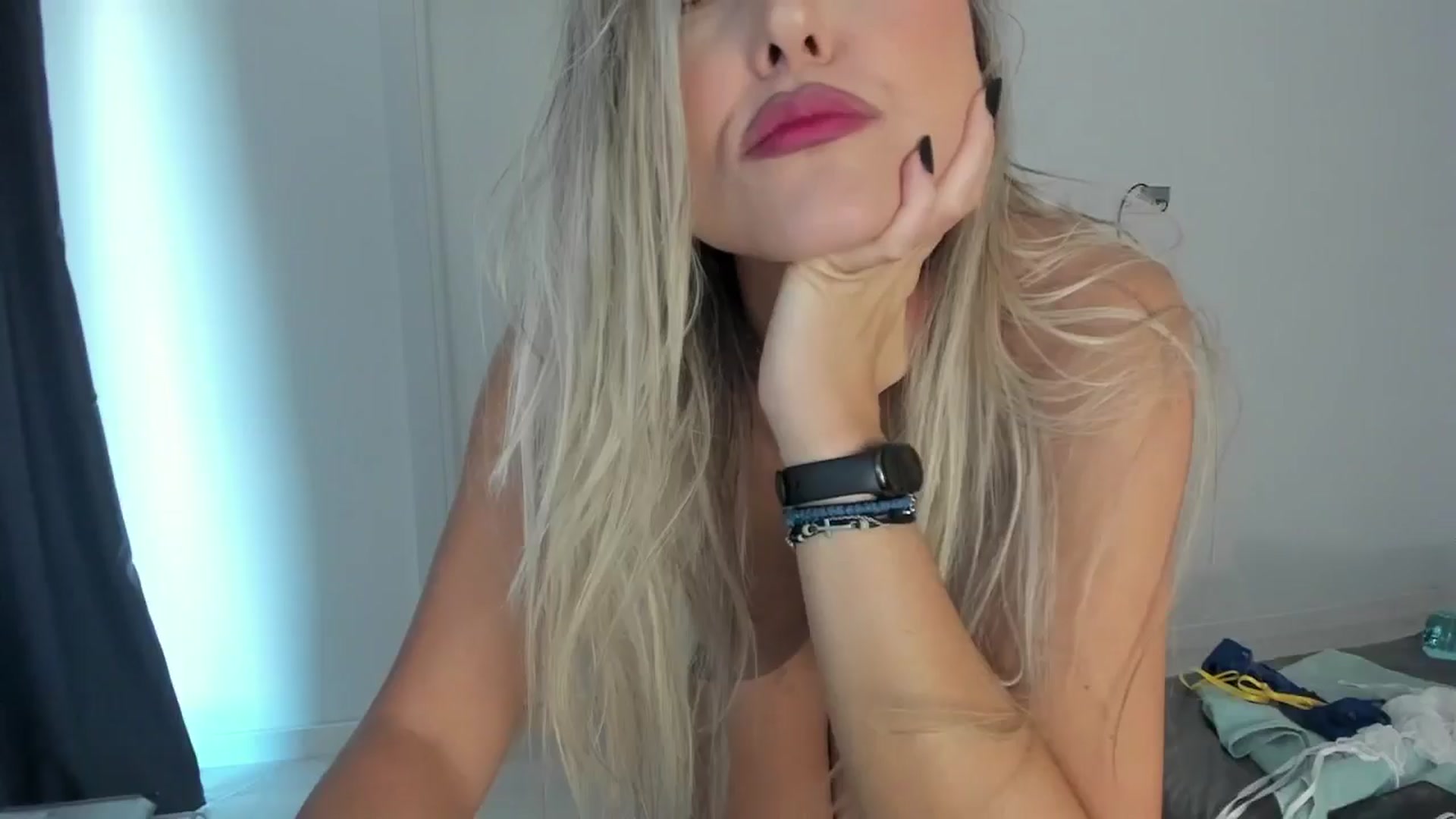 Gallery image thumbnail from SensualBarbie's myfreecams stream on, 11/25/2024, 13:48 image 12 of 20