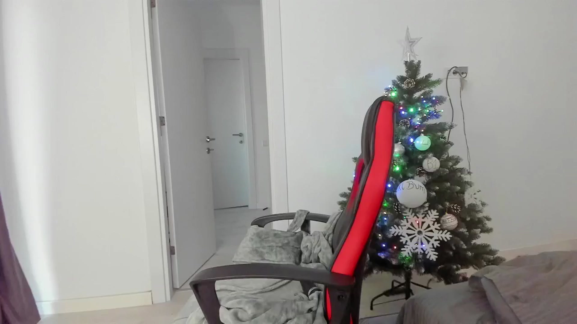 Gallery image thumbnail from SensualBarbie's myfreecams stream on, 12/16/2024, 14:51 image 17 of 20