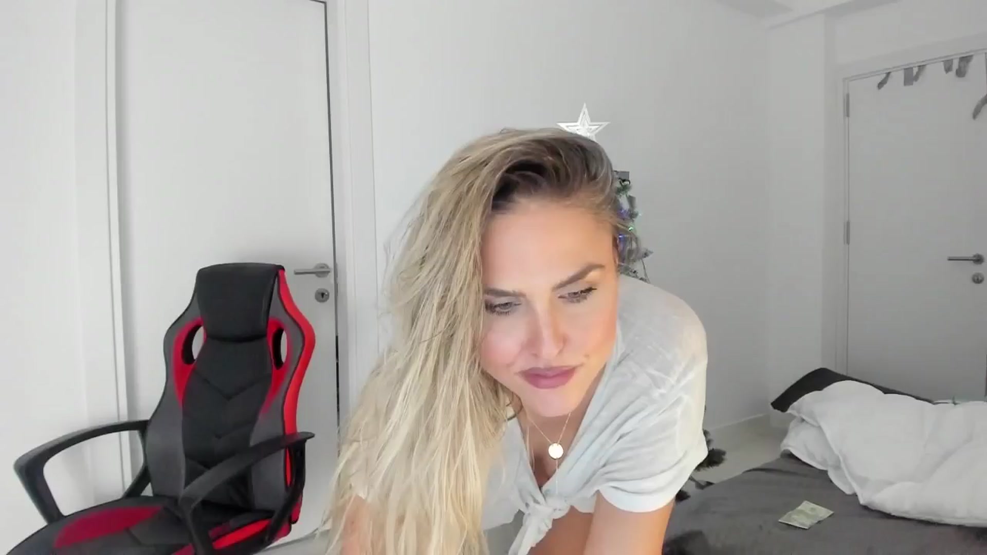 Gallery image thumbnail from SensualBarbie's myfreecams stream on, 12/22/2024, 14:18 image 2 of 20