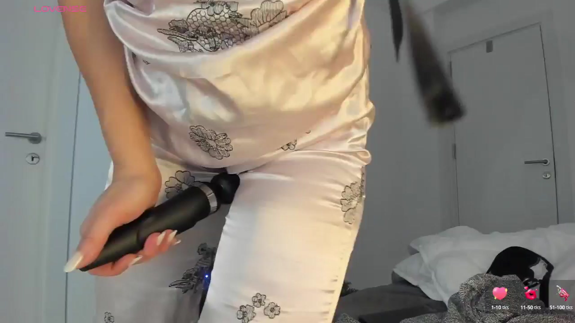 Gallery image thumbnail from SensualBarbie's myfreecams stream on, 12/23/2024, 23:16 image 7 of 20