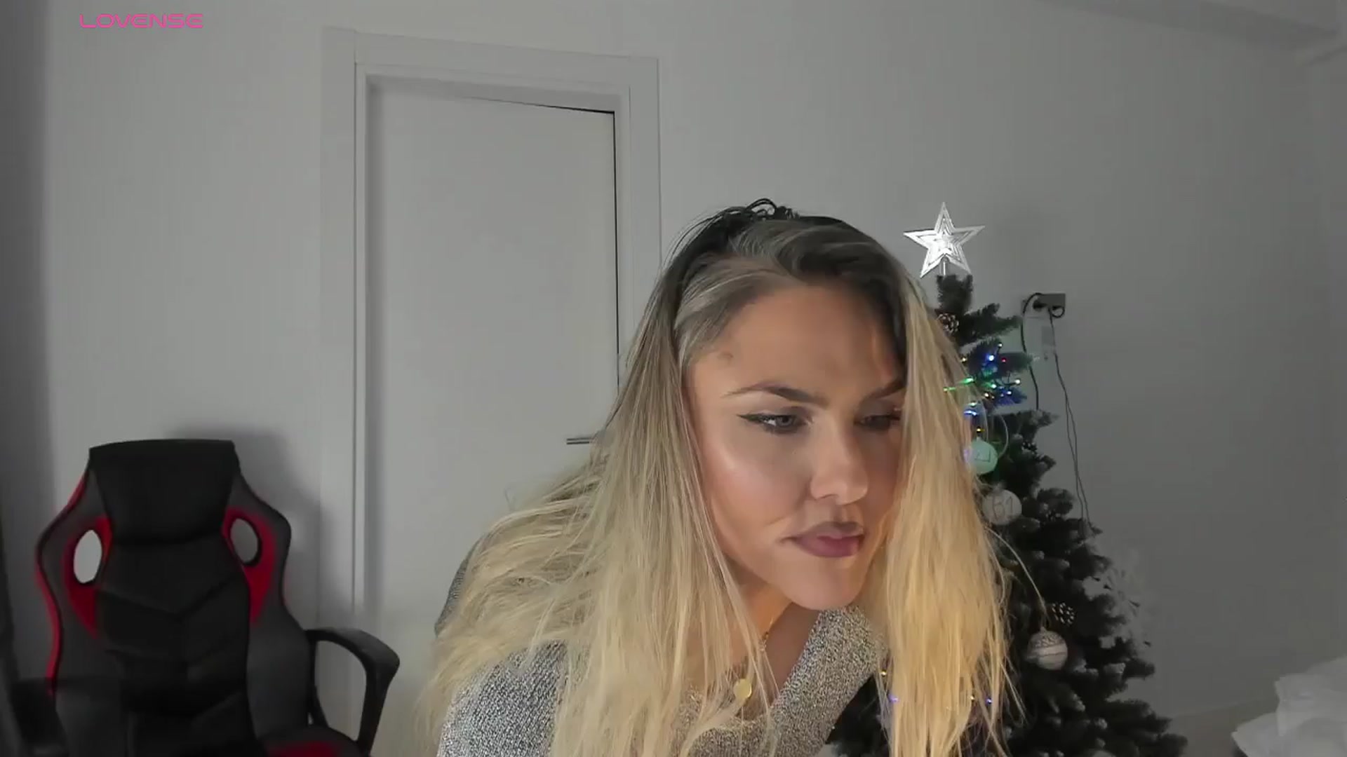 Gallery image thumbnail from SensualBarbie's myfreecams stream on, 12/23/2024, 23:16 image 4 of 20