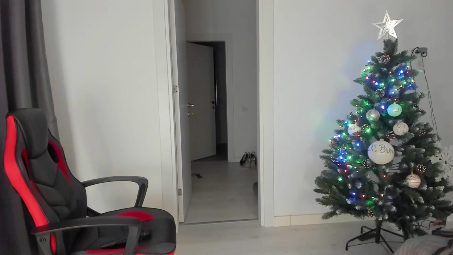 Gallery image thumbnail from SensualBarbie's myfreecams stream on, 12/24/2024, 24:40 image 3 of 20