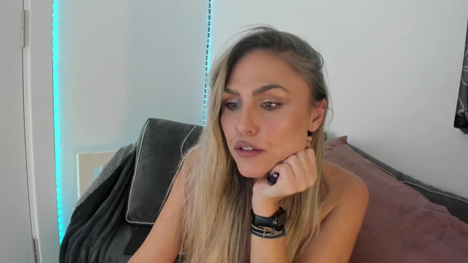Gallery image thumbnail from SensualBarbie's myfreecams stream on, 01/09/2025, 15:15 image 11 of 20