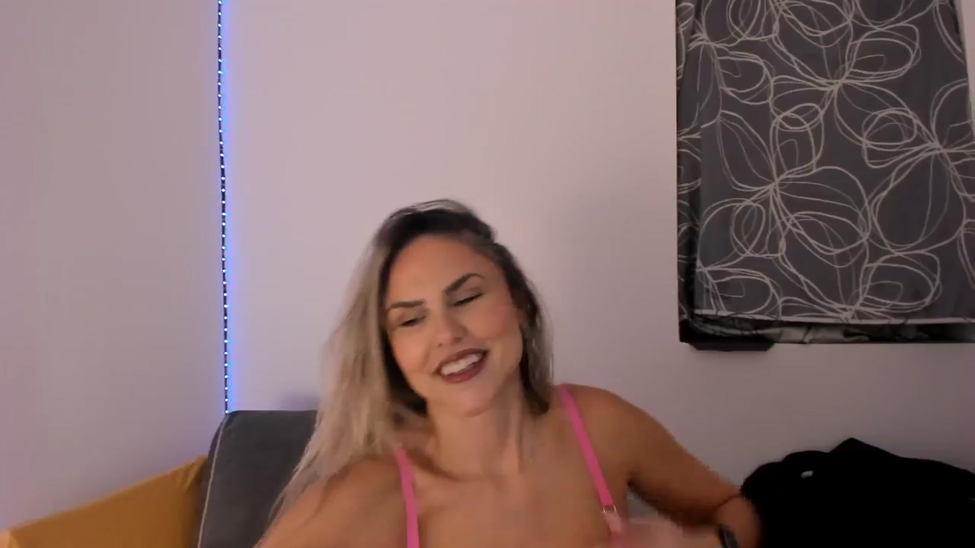 Gallery image thumbnail from SensualBarbie's myfreecams stream on, 02/06/2025, 12:34 image 10 of 20
