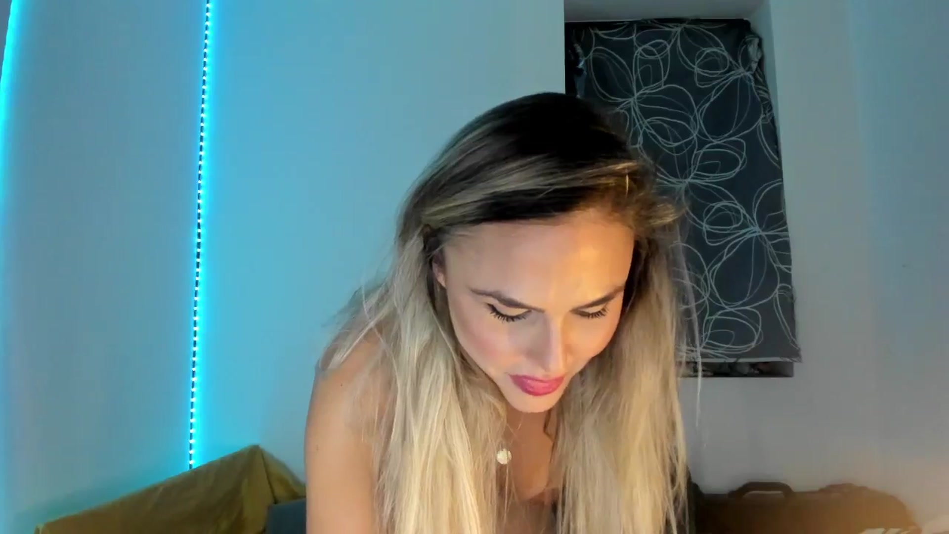Gallery image thumbnail from SensualBarbie's myfreecams stream on, 02/08/2025, 21:46 image 4 of 20