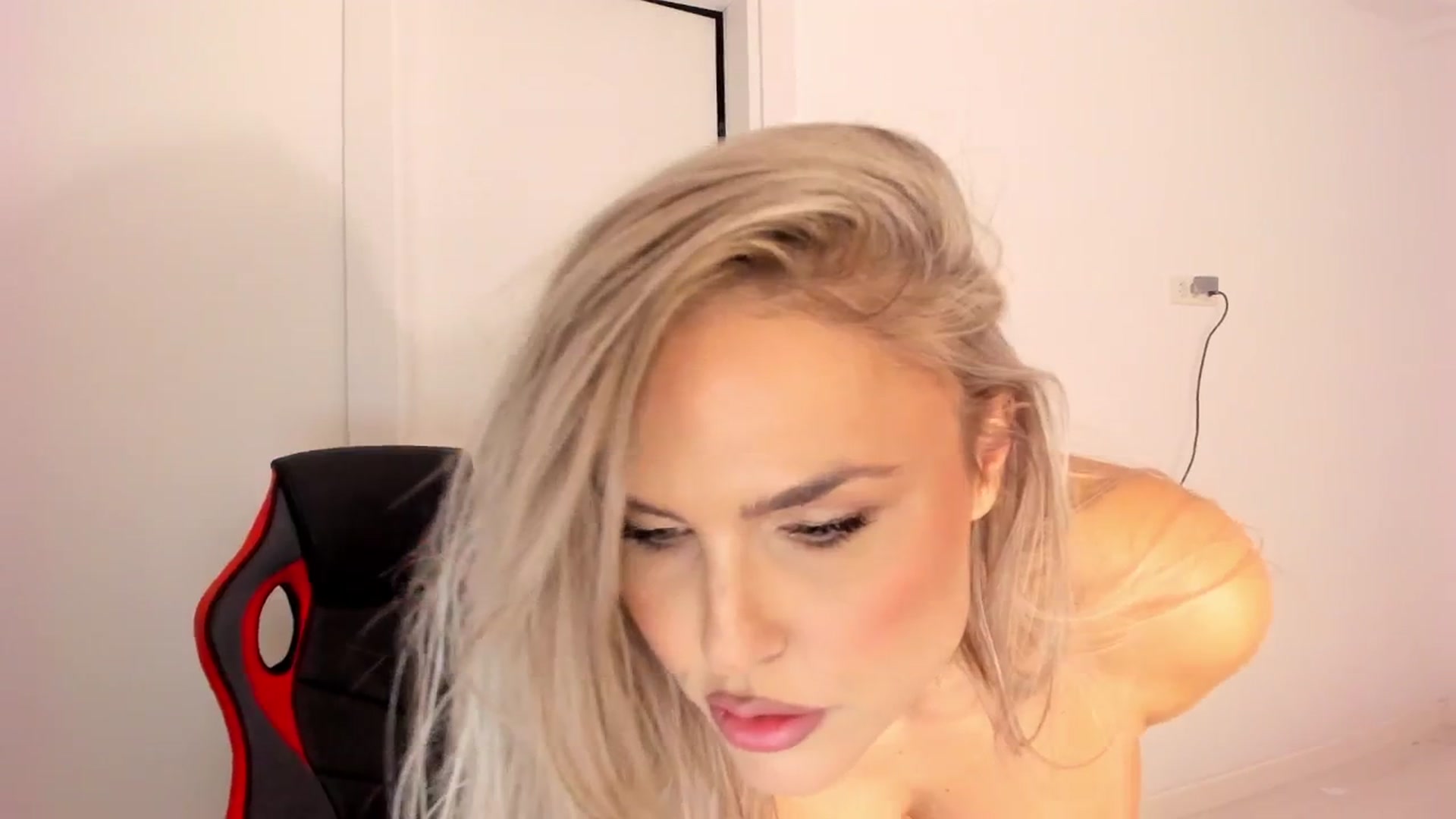 Gallery image thumbnail from SensualBarbie's myfreecams stream on, 03/01/2025, 17:17 image 18 of 20