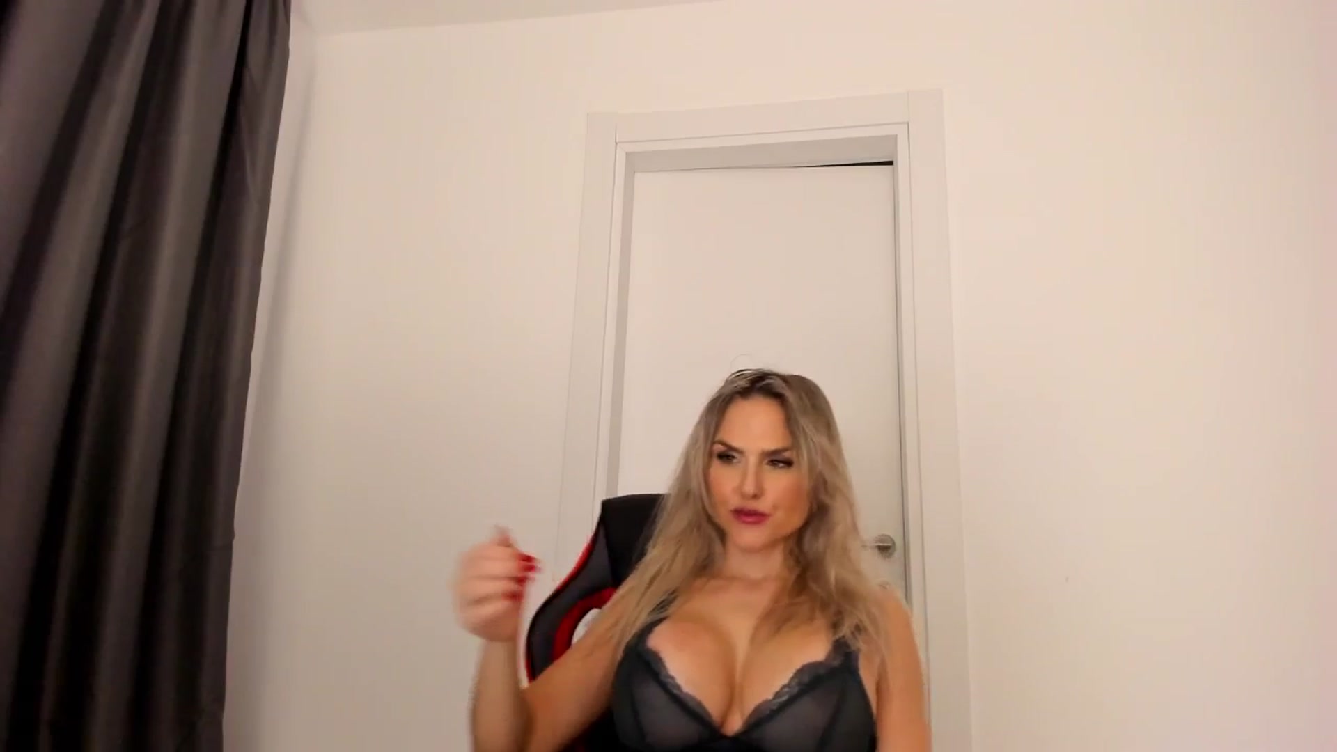 Gallery image thumbnail from SensualBarbie's myfreecams stream on, 03/07/2025, 22:32 image 15 of 20