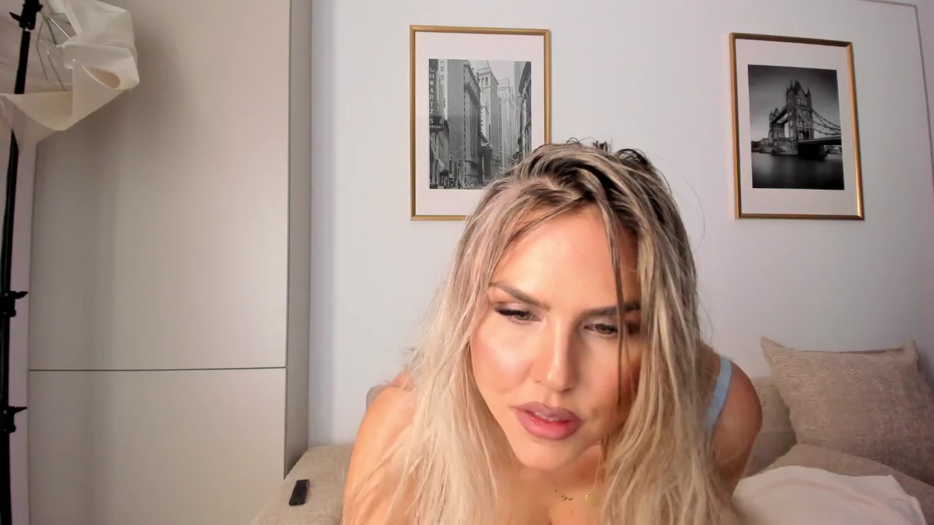 Gallery image thumbnail from SensualBarbie's myfreecams stream on, 04/09/2025, 14:47 image 11 of 20