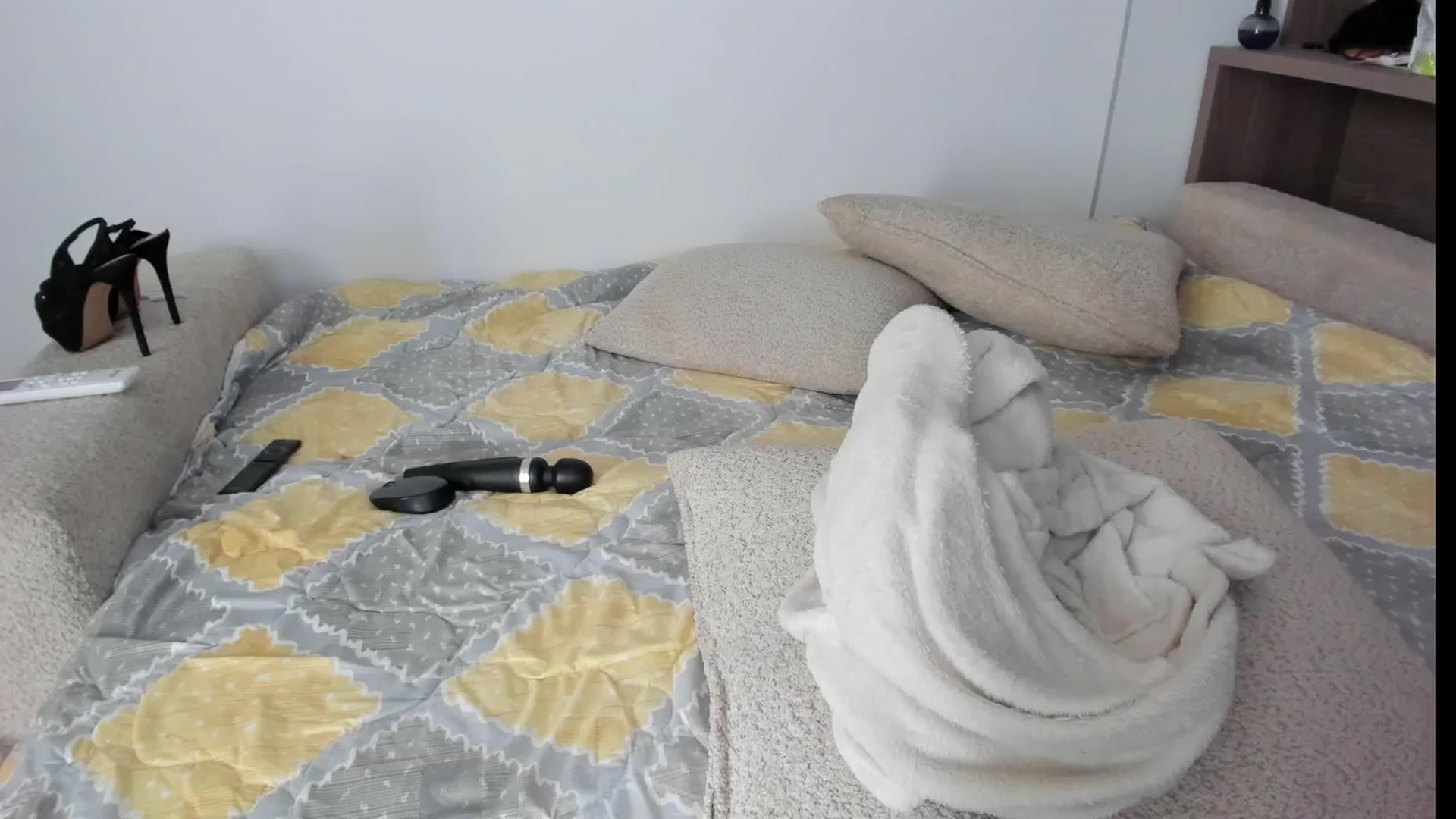 Gallery image thumbnail from SensualBarbie's myfreecams stream on, 08/18/2025, 14:30 image 5 of 20