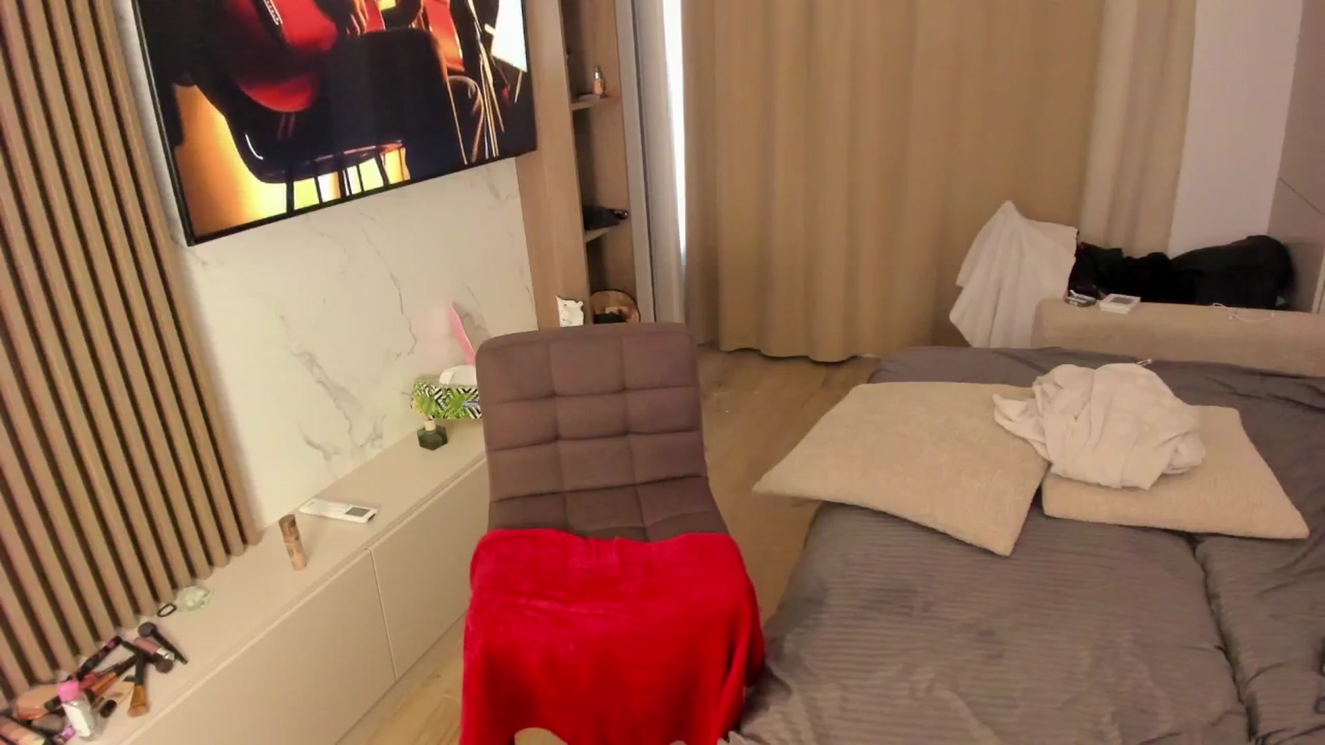 Gallery image thumbnail from SensualBarbie's myfreecams stream on, 11/12/2025, 15:37 image 3 of 20