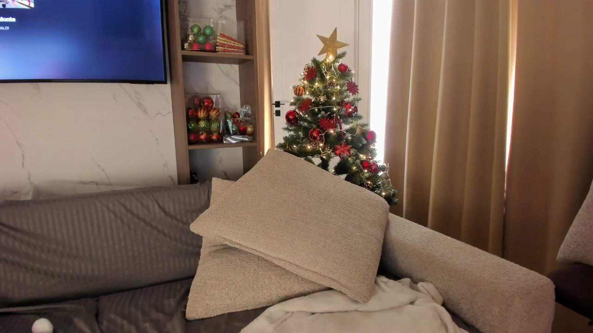 Gallery image thumbnail from SensualBarbie's myfreecams stream on, 12/26/2025, 13:58 image 3 of 20