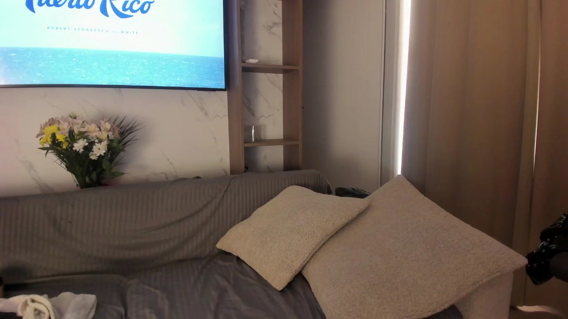 Gallery image thumbnail from SensualBarbie's myfreecams stream on, 01/14/2026, 14:00 image 13 of 20